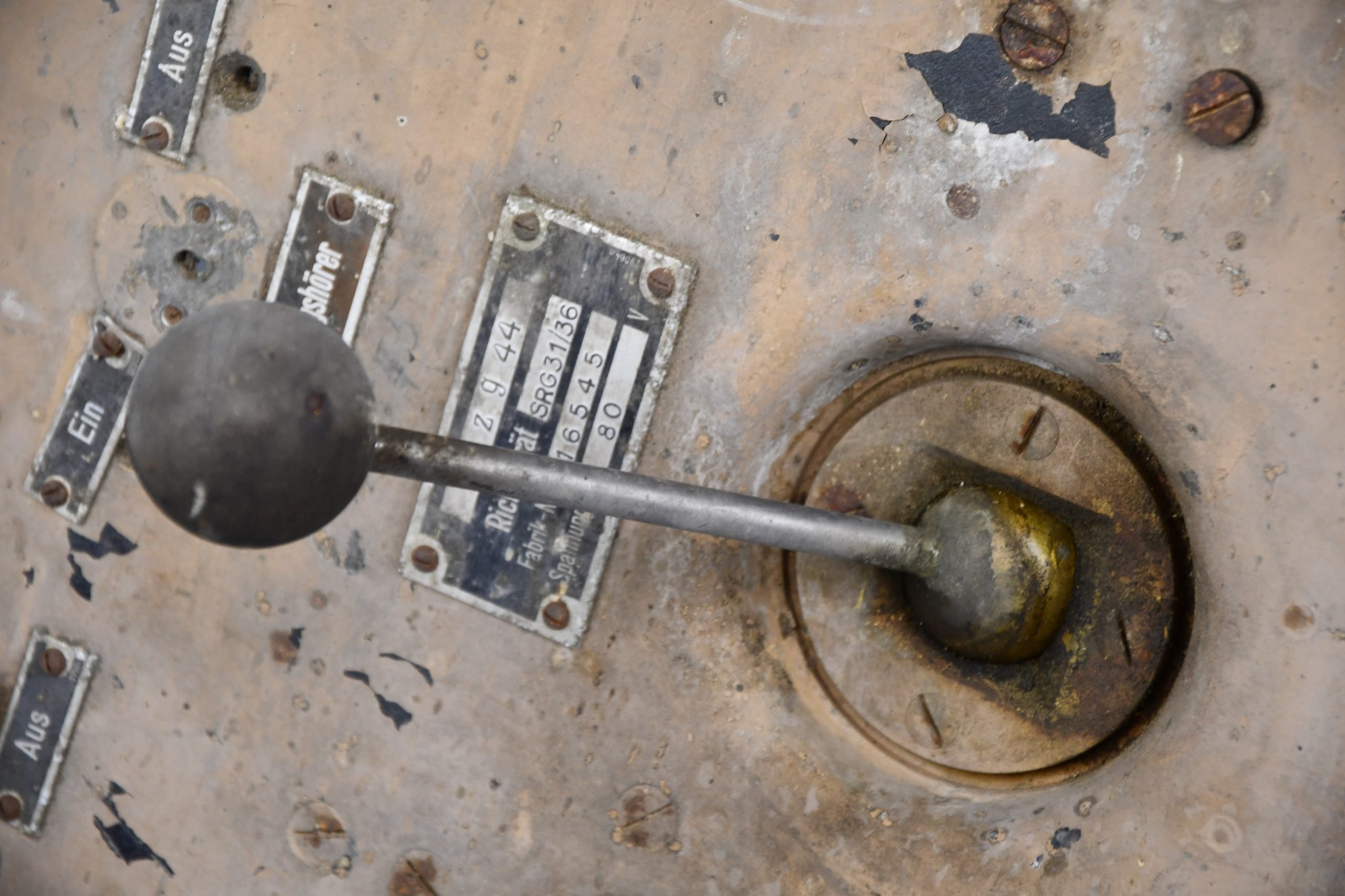 Luftwaffe anti-aircraft search light 'flakscheinwerfer' control panel by azg 1944 — image 2