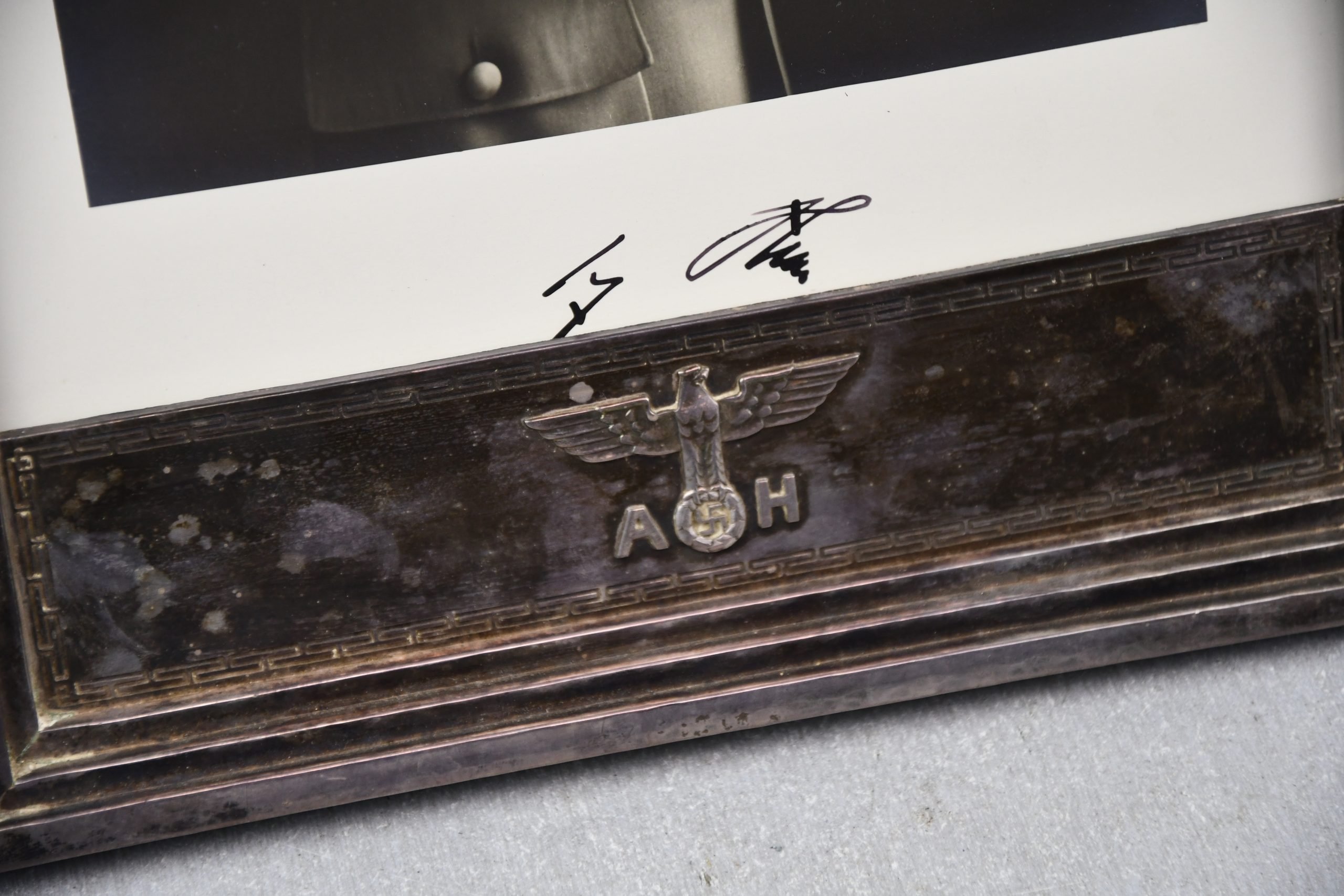 RARE Original Adolf Hitler formal pattern silver 925 photo frame by Franz and Hermann Wandinger 24 x 34 — image 2