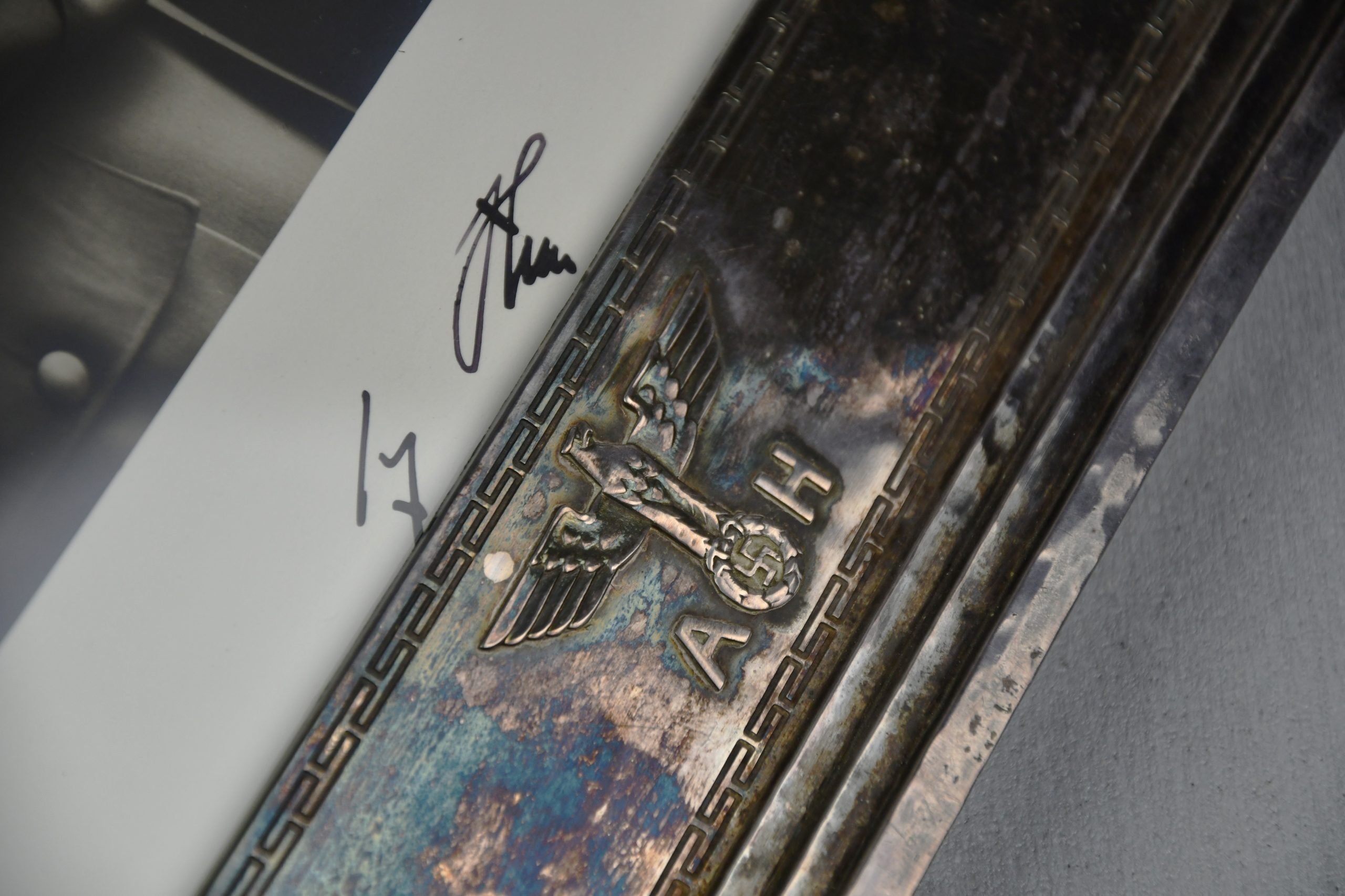 RARE Original Adolf Hitler formal pattern silver 925 photo frame by Franz and Hermann Wandinger 24 x 34 — image 4