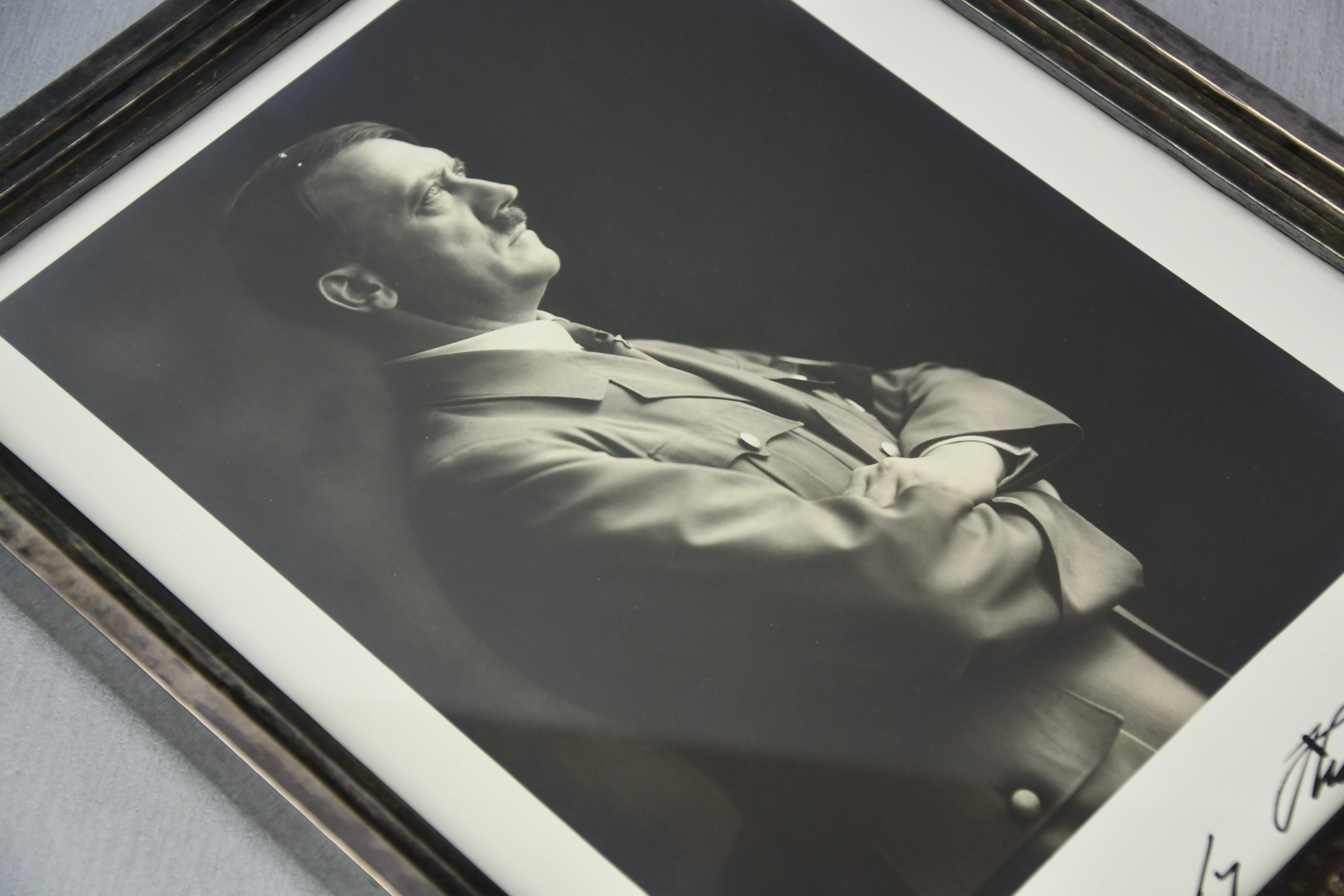 RARE Original Adolf Hitler formal pattern silver 925 photo frame by Franz and Hermann Wandinger 24 x 34 — image 6