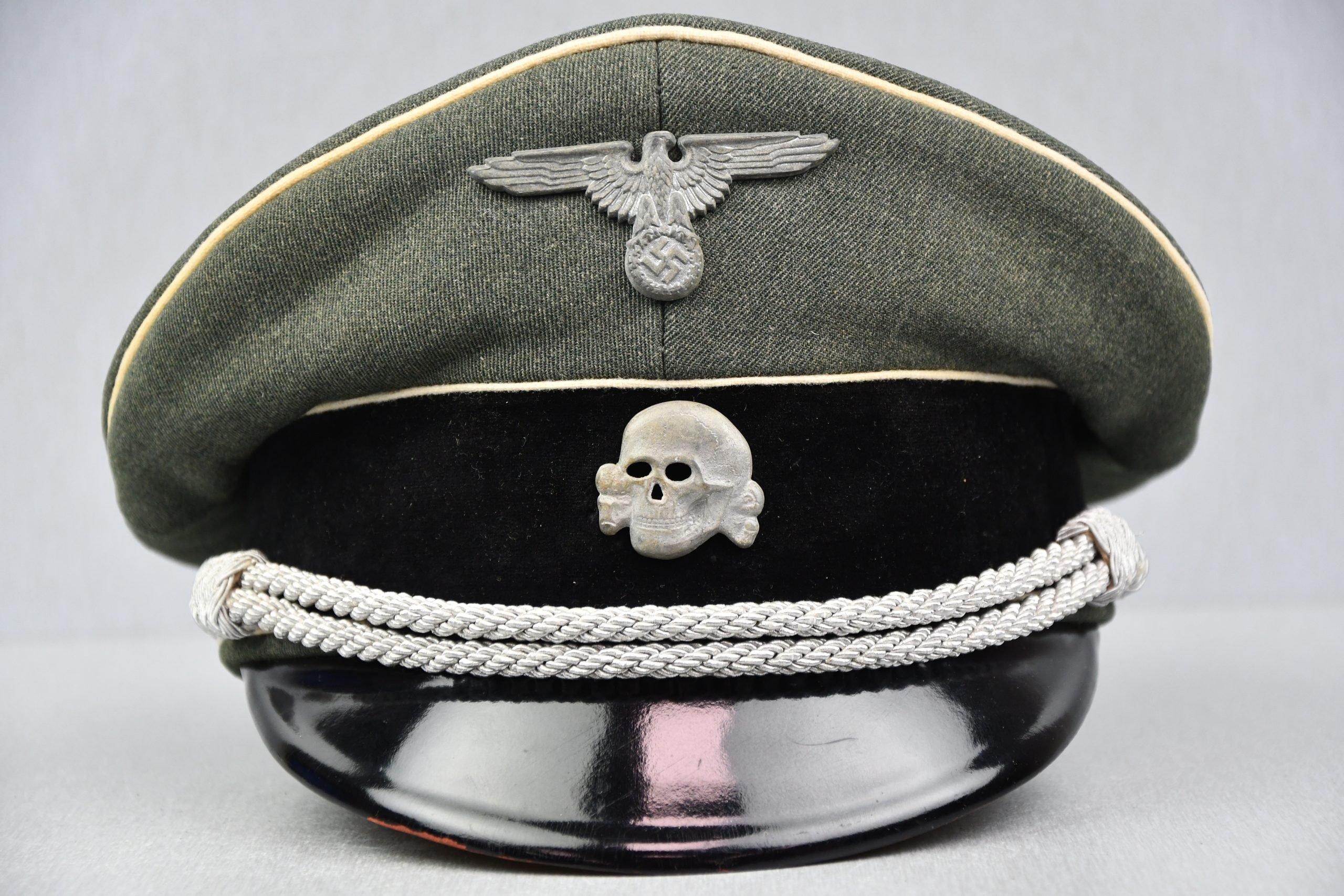 Waffen-SS 'Kleiderklasse' officer visor cap named — image 2