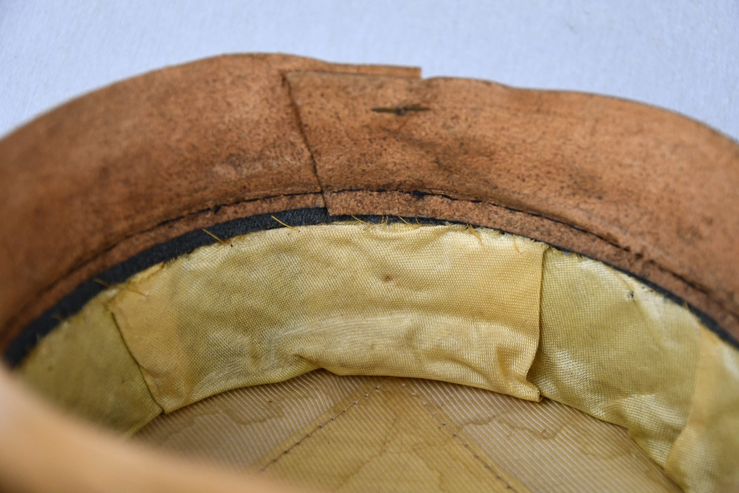 Waffen-SS 'Kleiderklasse' officer visor cap named — image 20