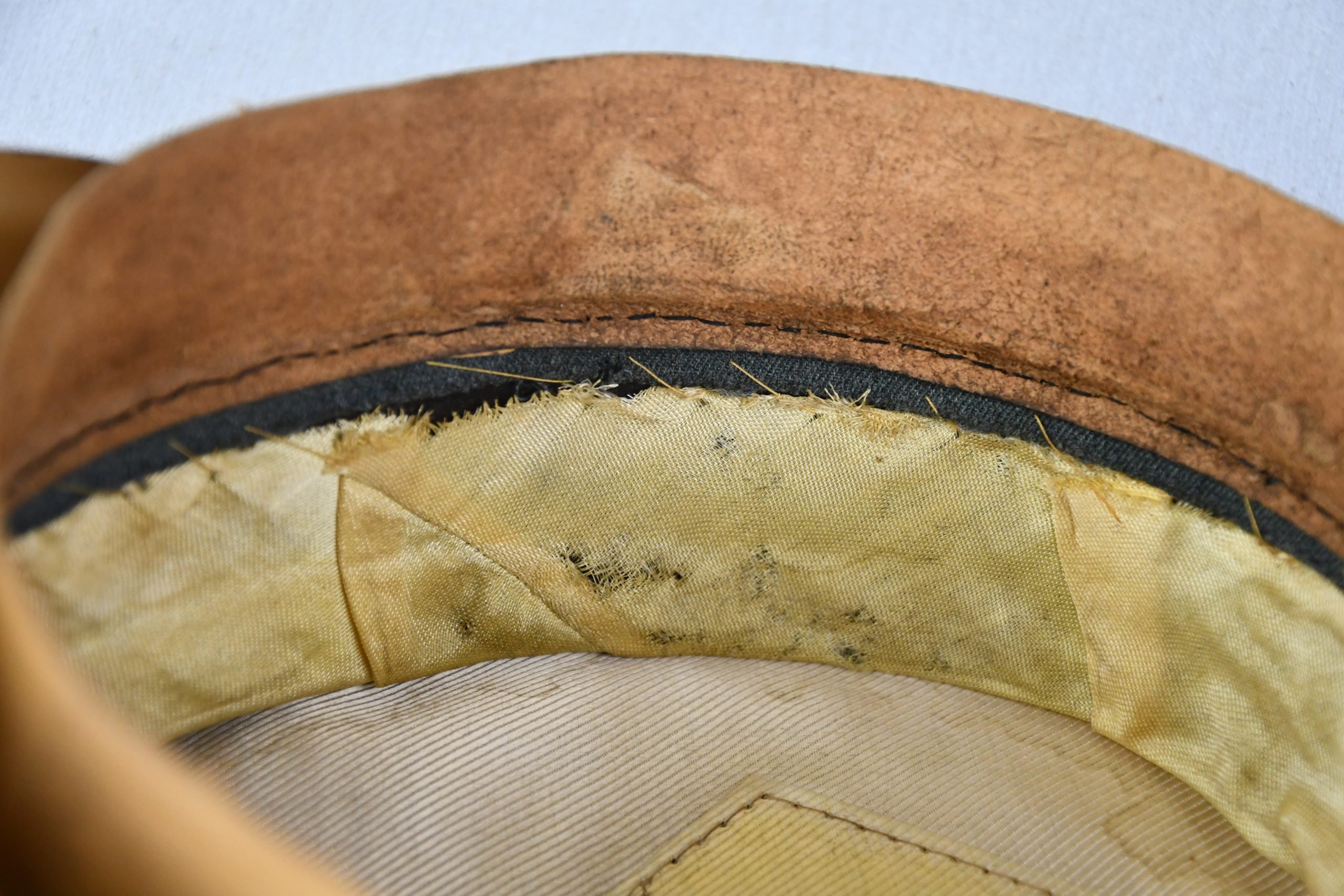 Waffen-SS 'Kleiderklasse' officer visor cap named — image 21