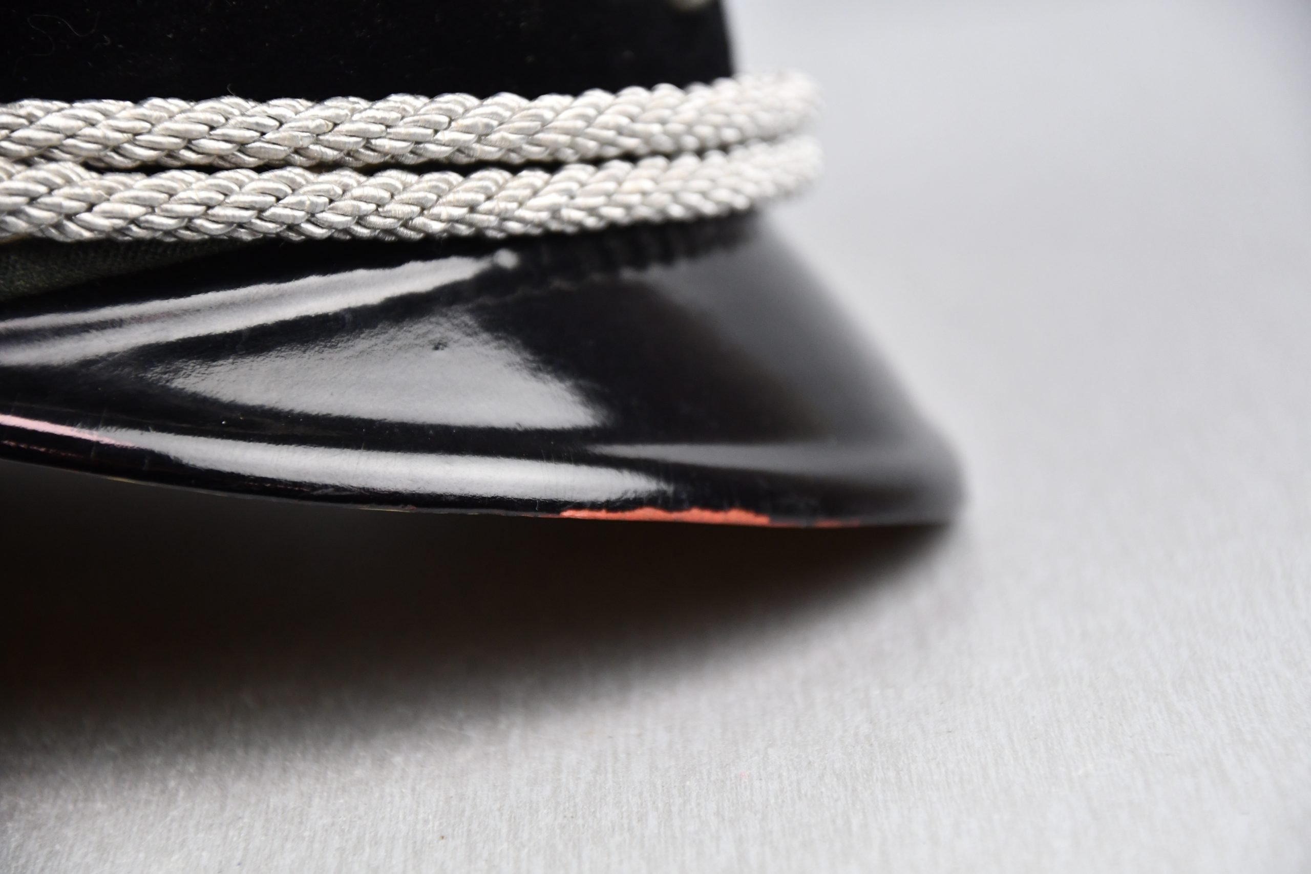 Waffen-SS 'Kleiderklasse' officer visor cap named — image 6