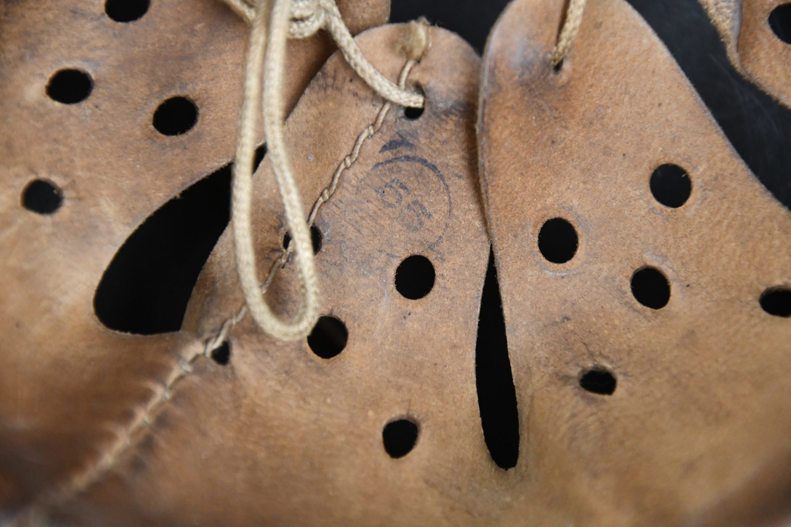 M40 army (Heer) single decal steel helmet Q62 — image 11