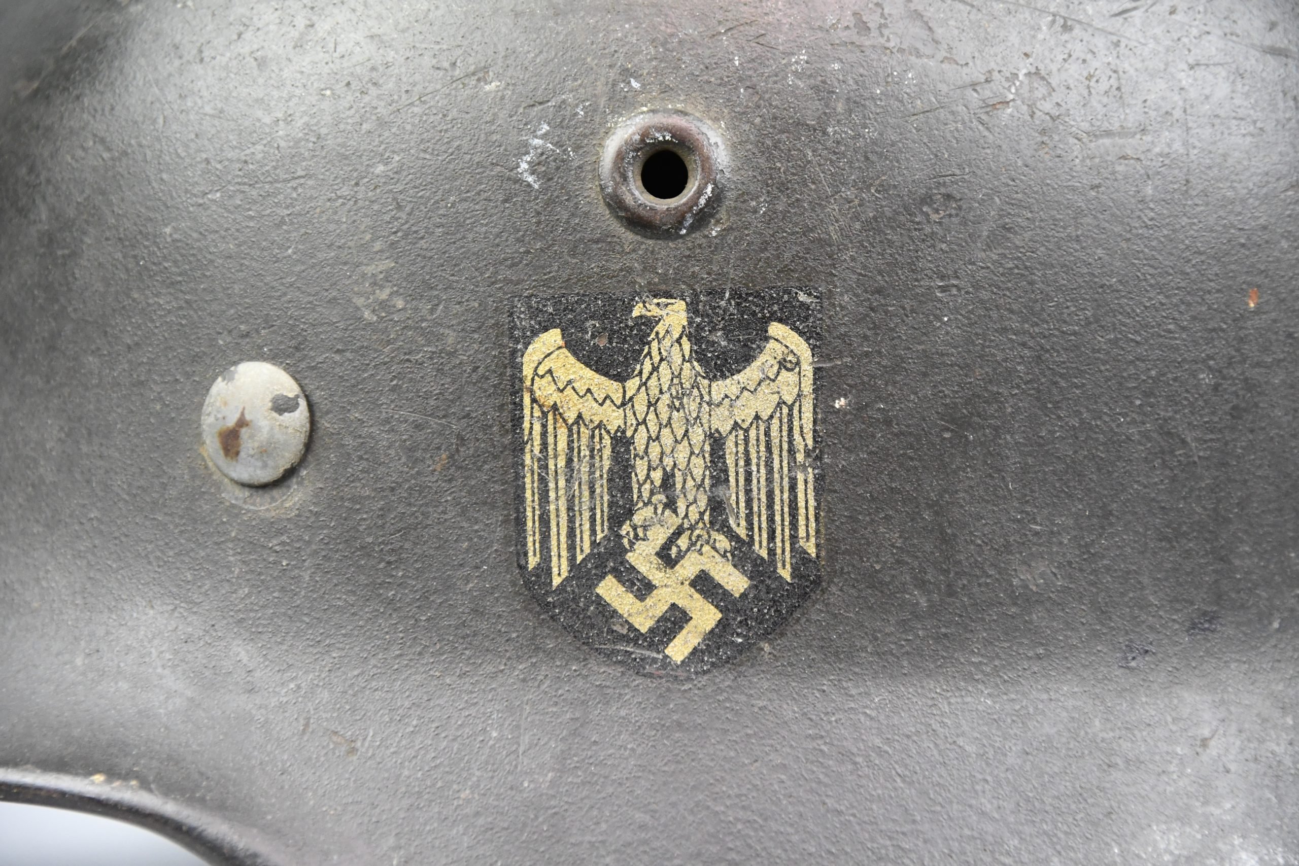 M40 army (Heer) single decal steel helmet Q62 — image 2