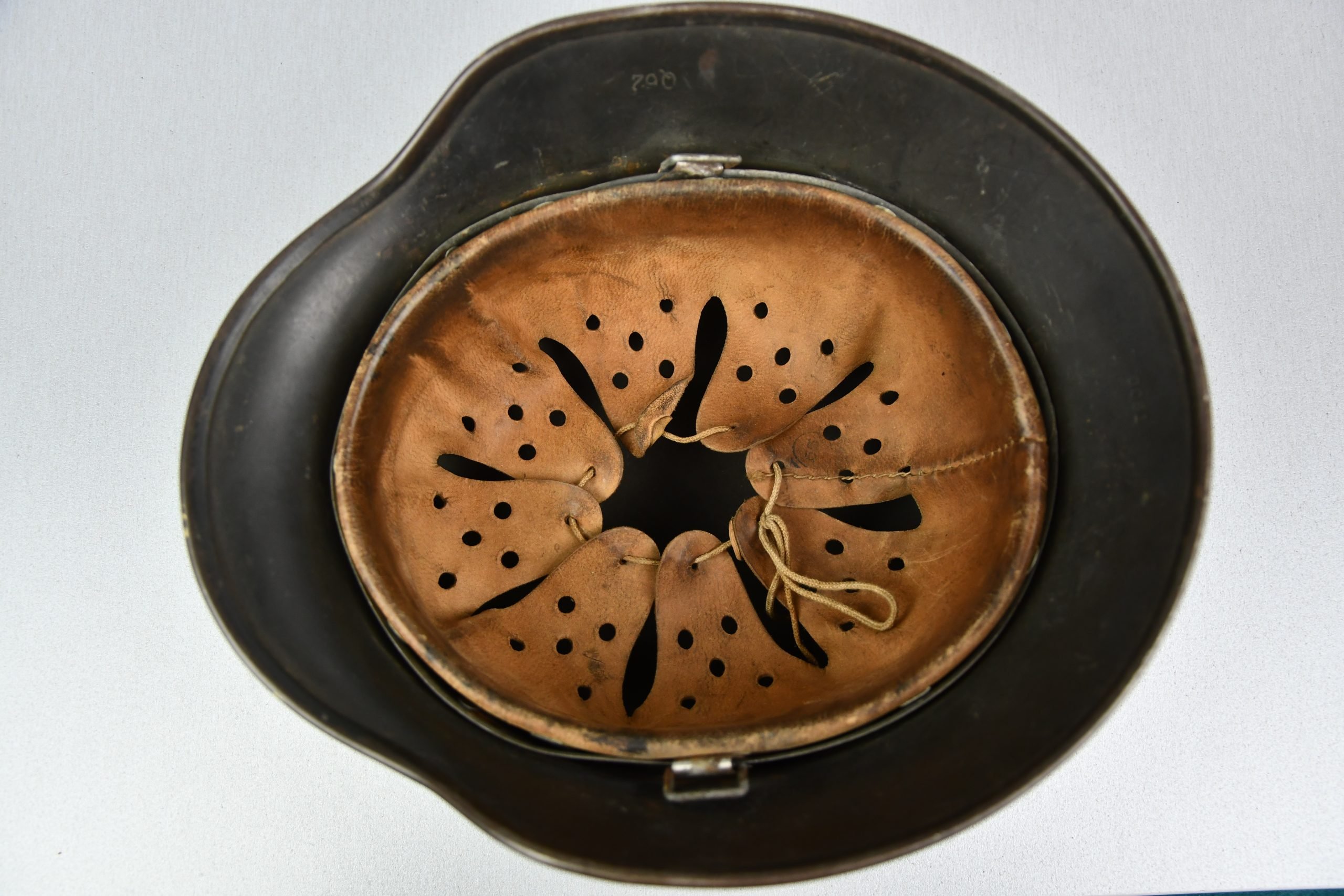 M40 army (Heer) single decal steel helmet Q62 — image 7