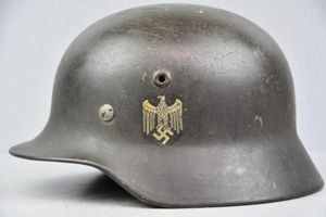 M40 army (Heer) single decal steel helmet Q62