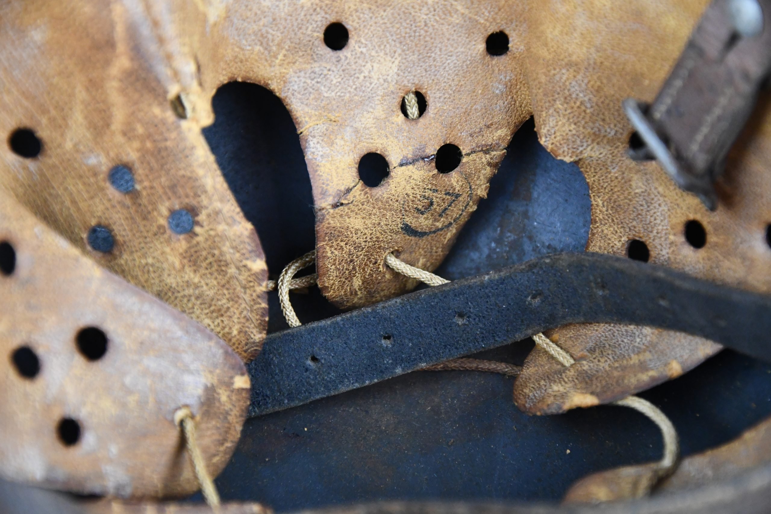 M42 Luftwaffe single decal steel helmet ET64 — image 12