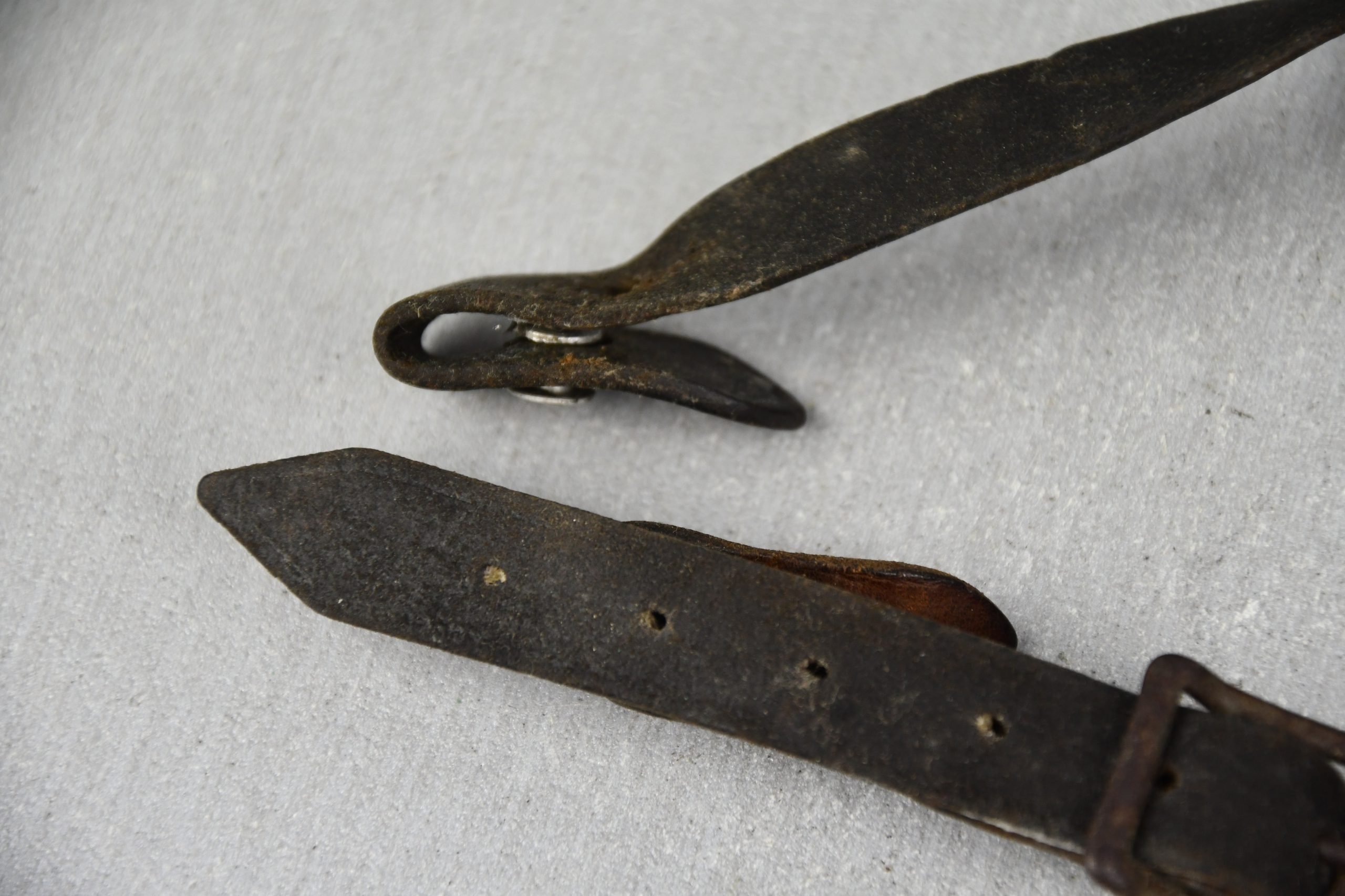 German helmet chin strap ca. 1941 — image 3