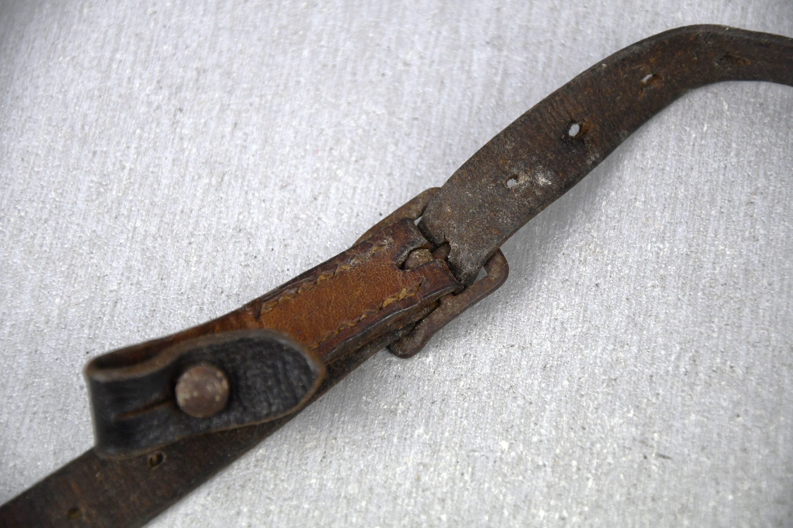 German helmet chin strap ca. 1941 — image 5