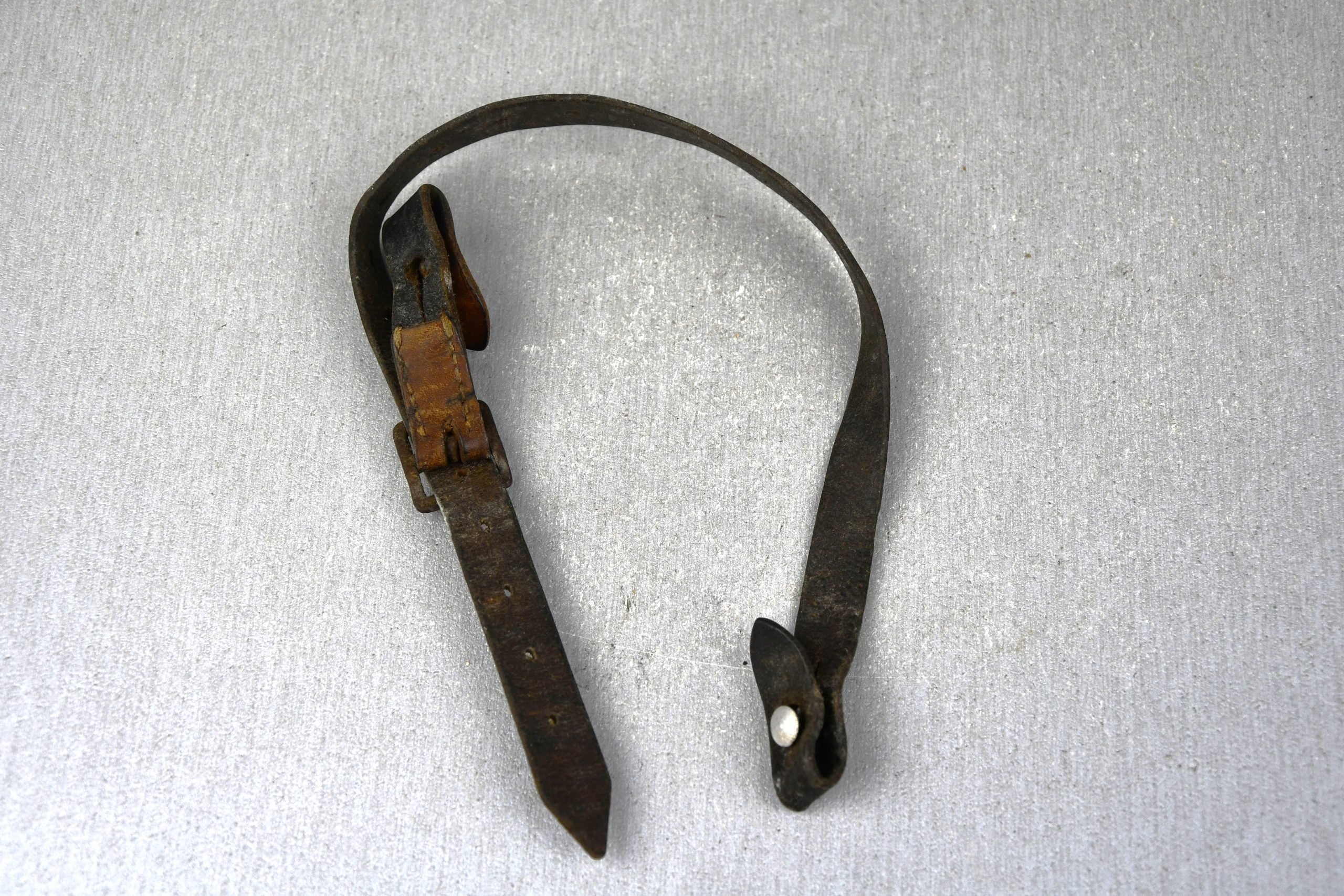 German helmet chin strap ca. 1941 — image 8