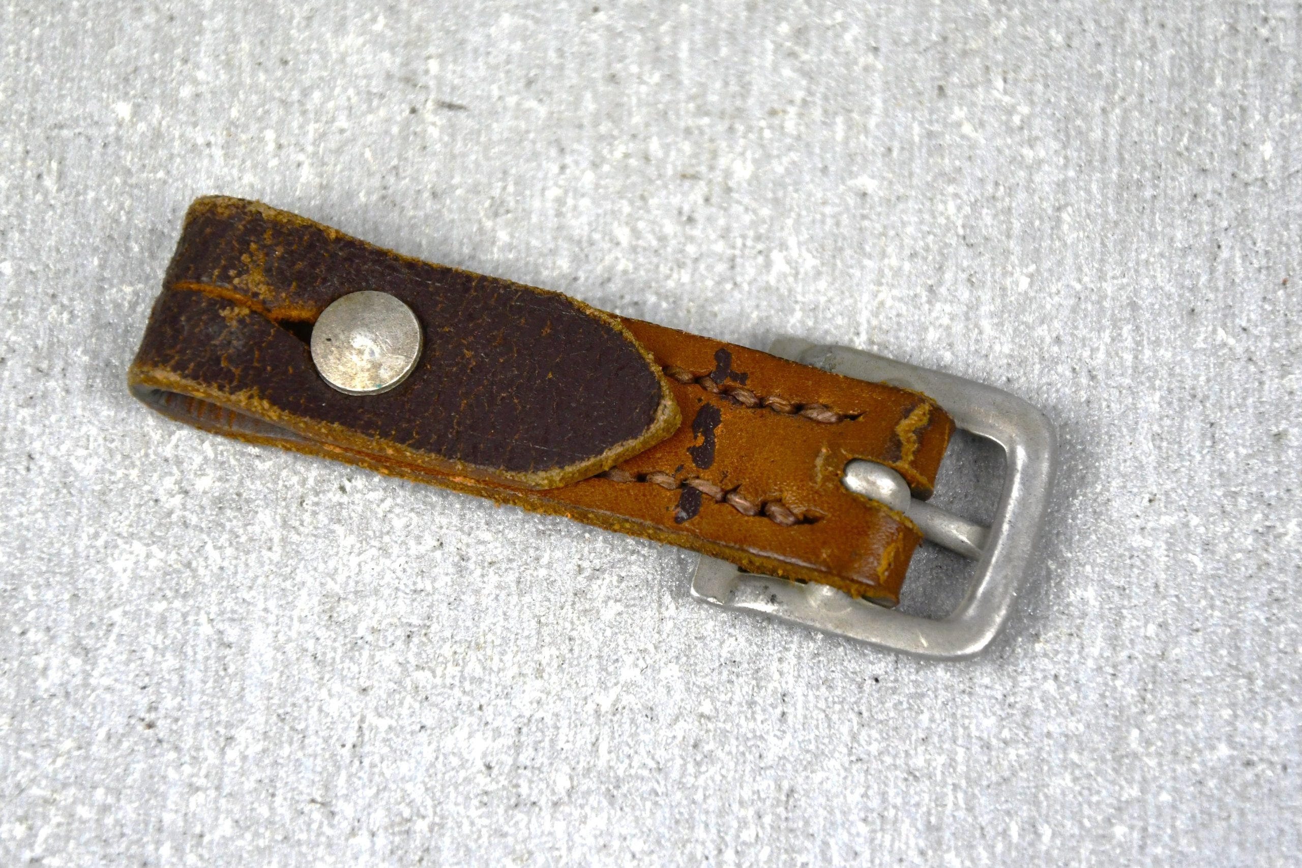 Luftwaffe chocolate brown helmet chin strap buckle part — image 2