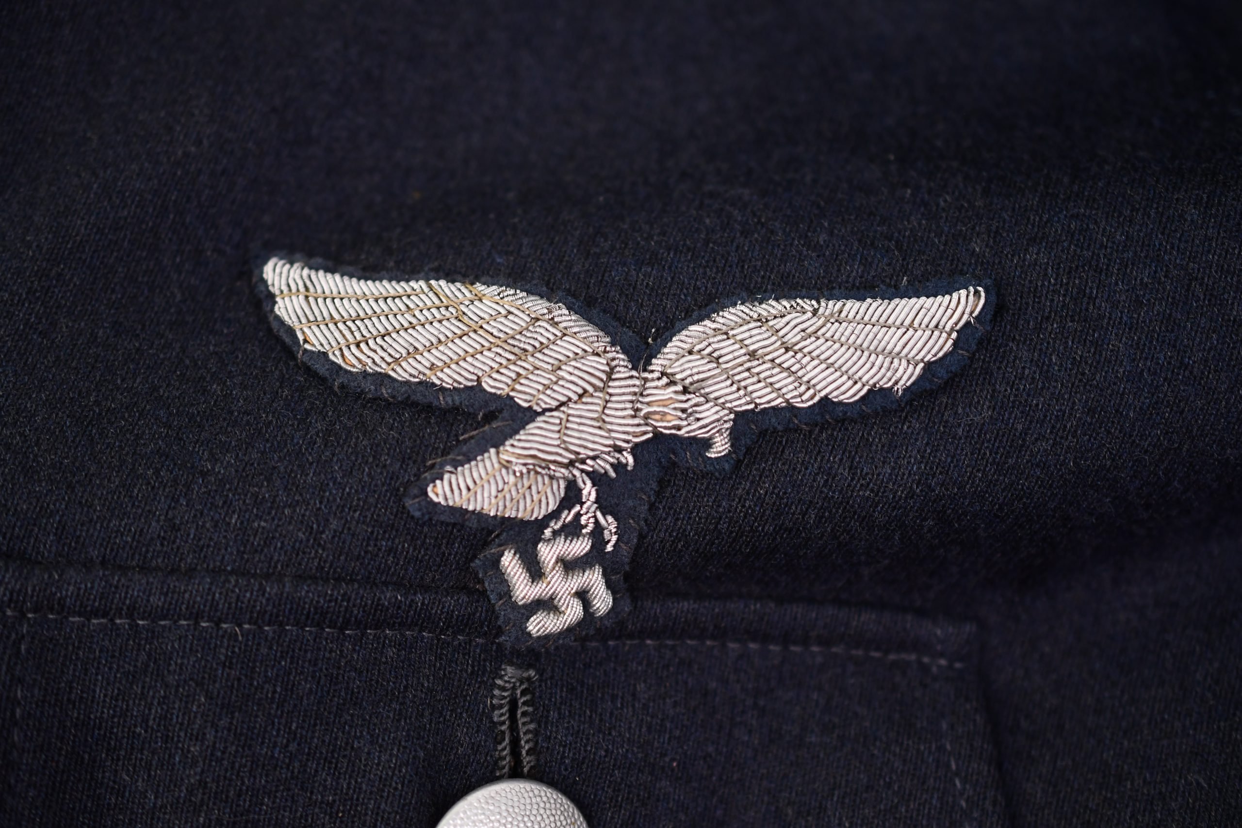 Luftwaffe officer four pocket tunic for Pilot or Fallschirmjäger Leutnant by Schwarz & Sohn — image 15