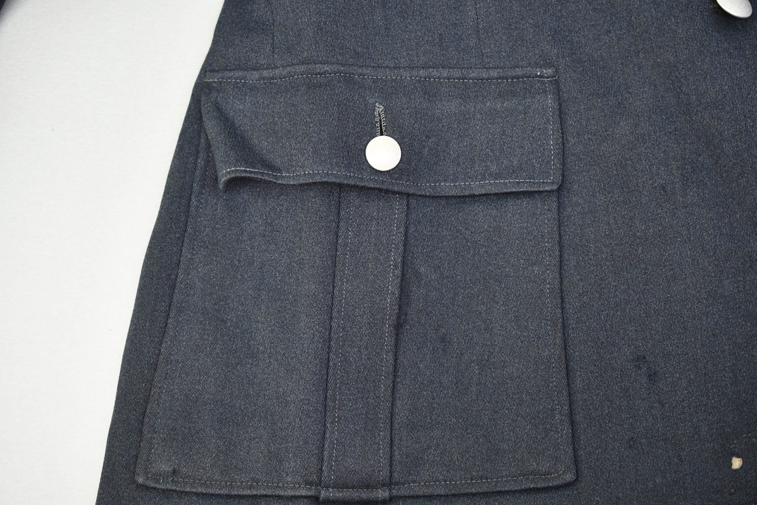 Luftwaffe officer four pocket tunic for Pilot or Fallschirmjäger Leutnant by Schwarz & Sohn — image 18