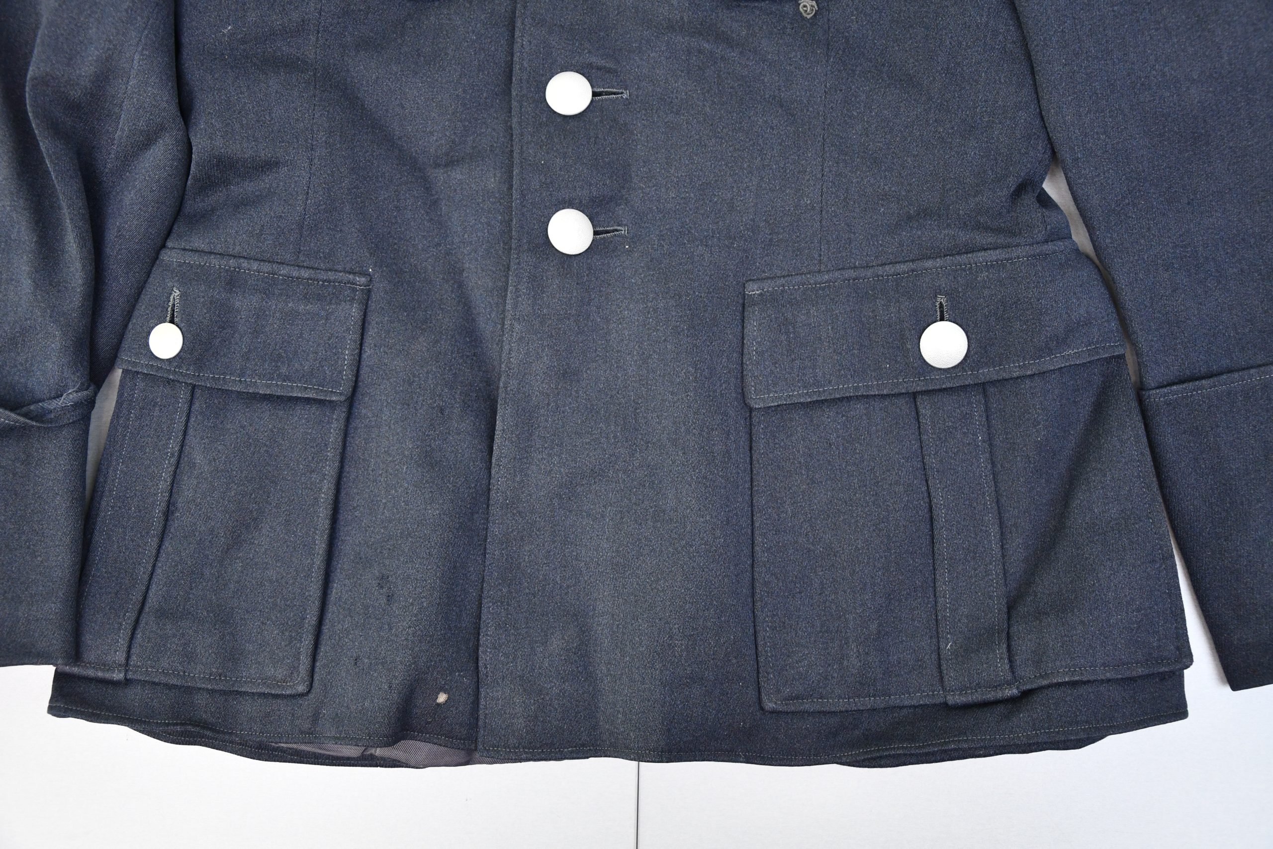 Luftwaffe officer four pocket tunic for Pilot or Fallschirmjäger Leutnant by Schwarz & Sohn — image 4