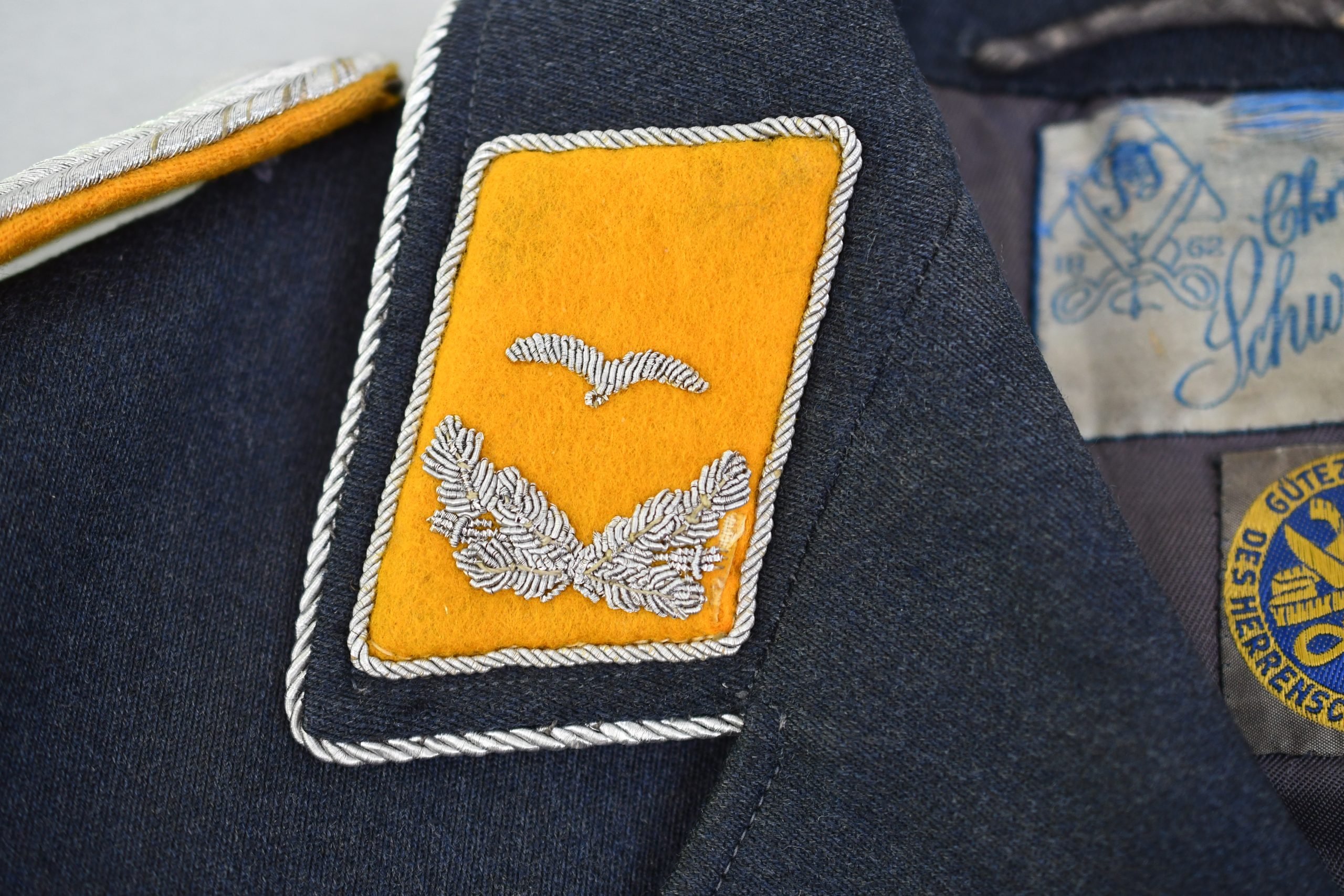 Luftwaffe officer four pocket tunic for Pilot or Fallschirmjäger Leutnant by Schwarz & Sohn — image 9