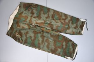 MINT Wehrmacht reversible winter trousers in 'Fluffy' Splittertarn camouflage with …