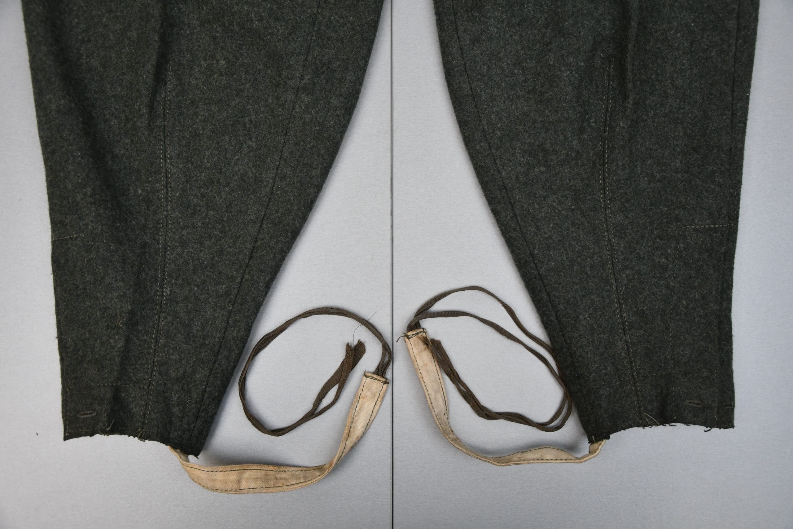 MINT Wehrmacht/Waffen-SS M43 combat trousers with RBNr. 1943 — image 6