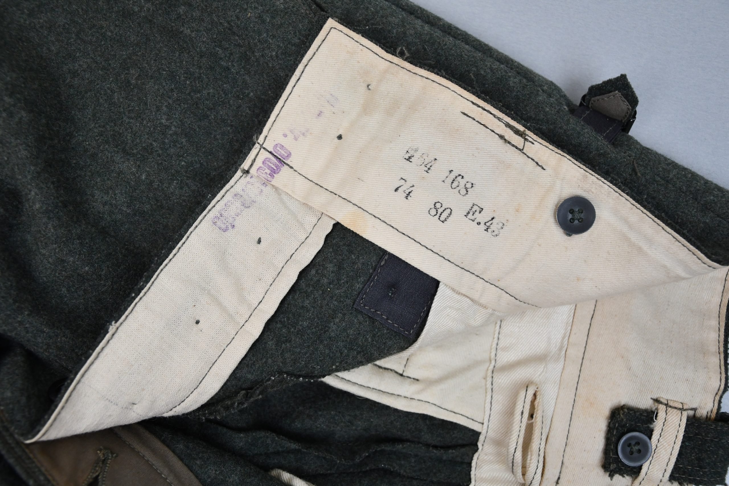 MINT Wehrmacht/Waffen-SS M43 combat trousers with RBNr. 1943 — image 8