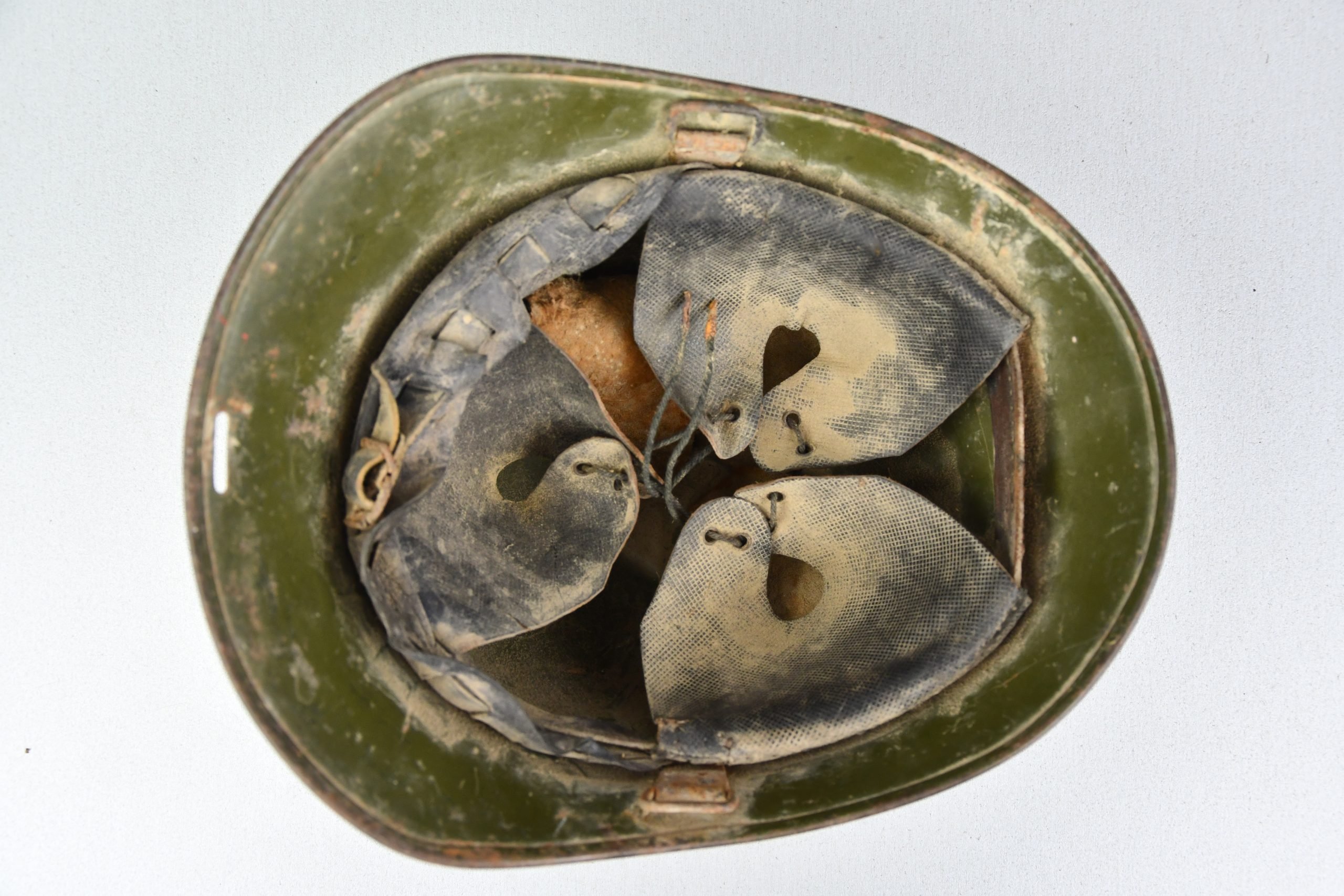 WW2 M27 Dutch army steel helmet — image 8