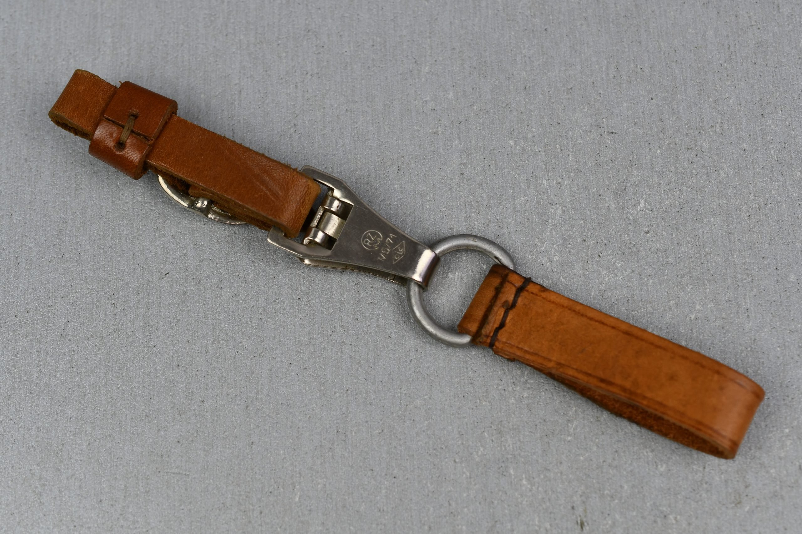 Complete M33 SA dagger hanger with belt loop attached RZM M5/71 OLC — image 2