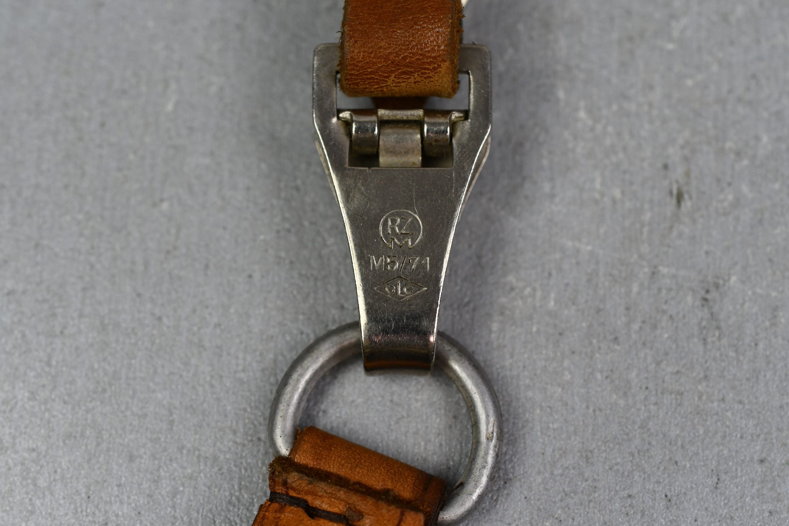 Complete M33 SA dagger hanger with belt loop attached RZM M5/71 OLC — image 3