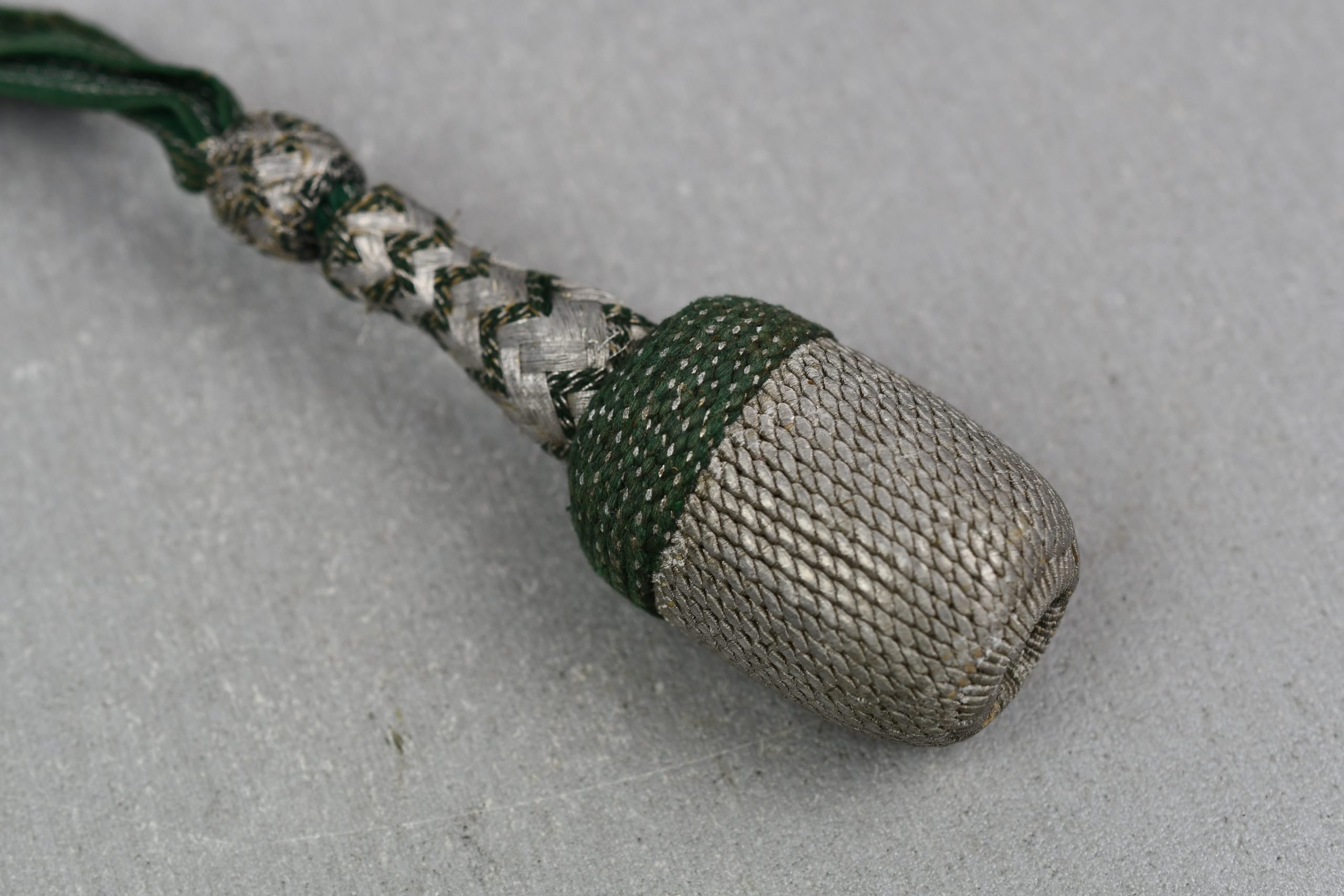 Army (Heer) NCO 'Unteroffizier' bayonet portepee — image 2