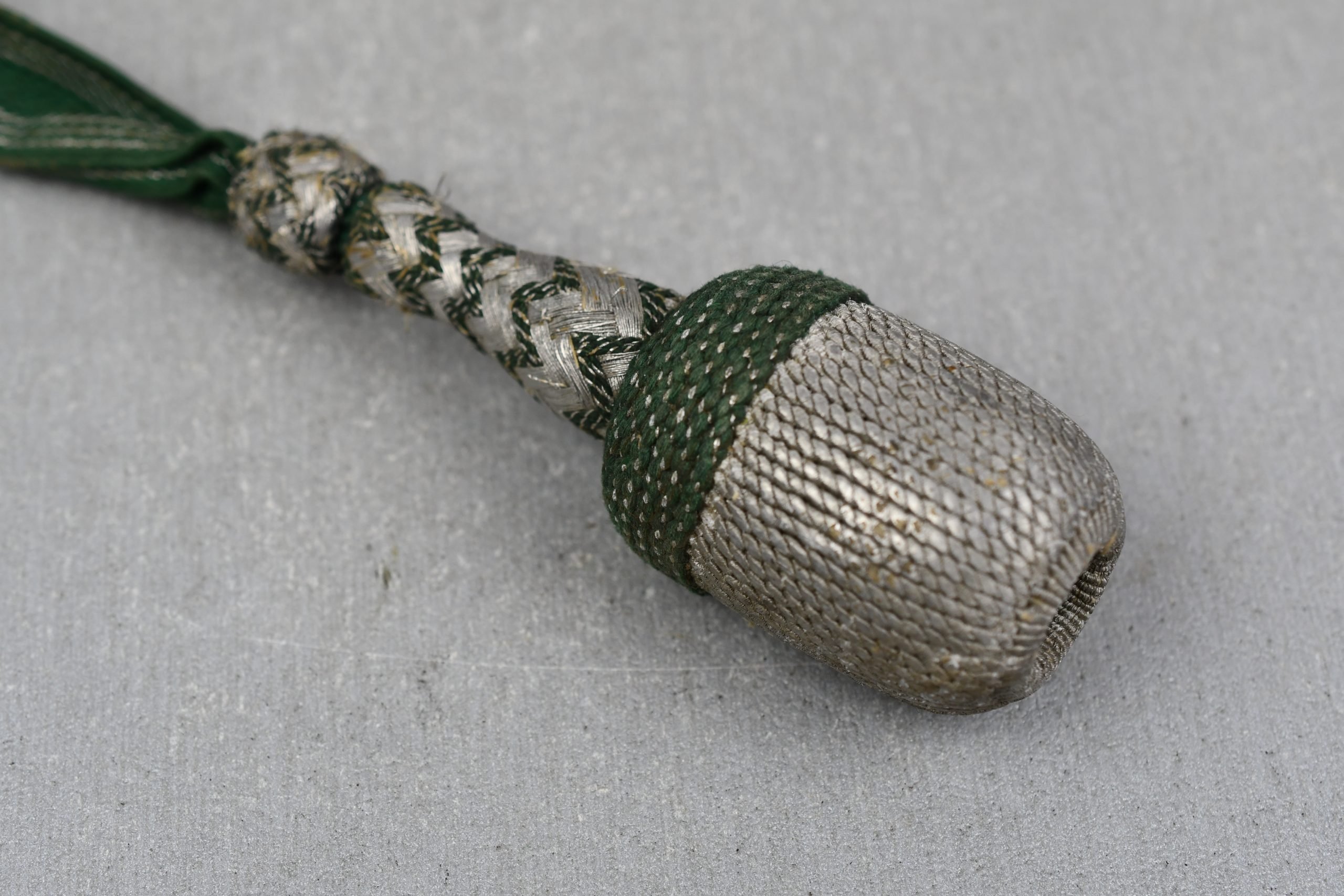 Army (Heer) NCO 'Unteroffizier' bayonet portepee — image 3