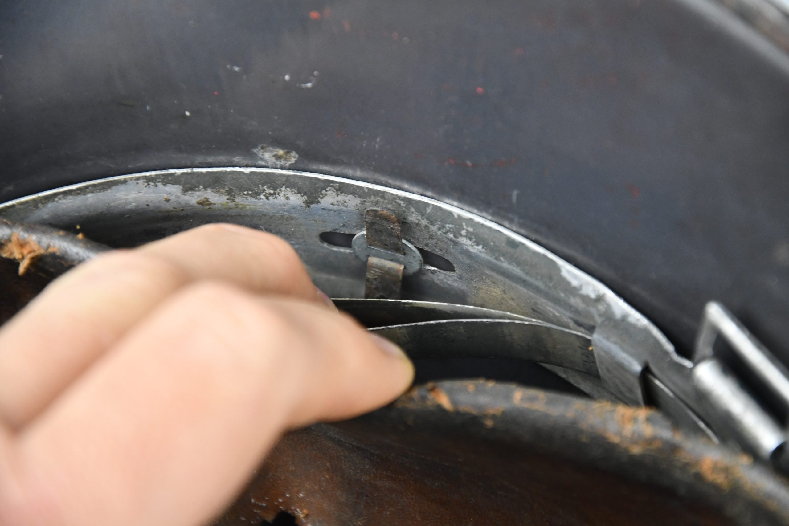 RARE M16 Luftwaffe 'transitional' double decal steel helmet — image 14