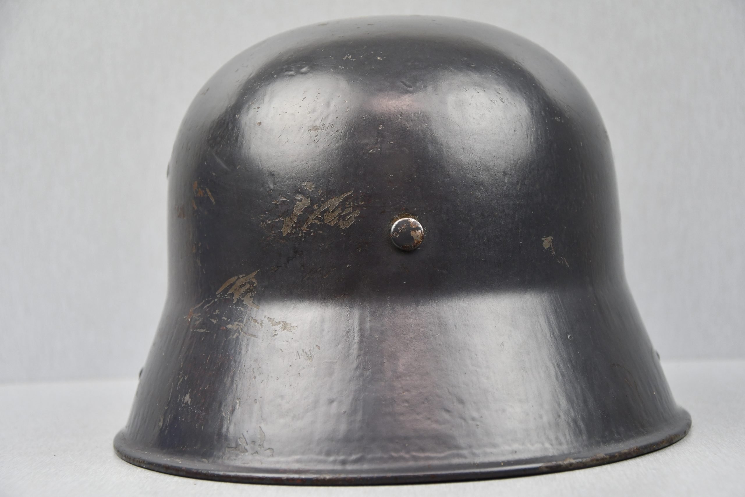 RARE M16 Luftwaffe 'transitional' double decal steel helmet — image 6