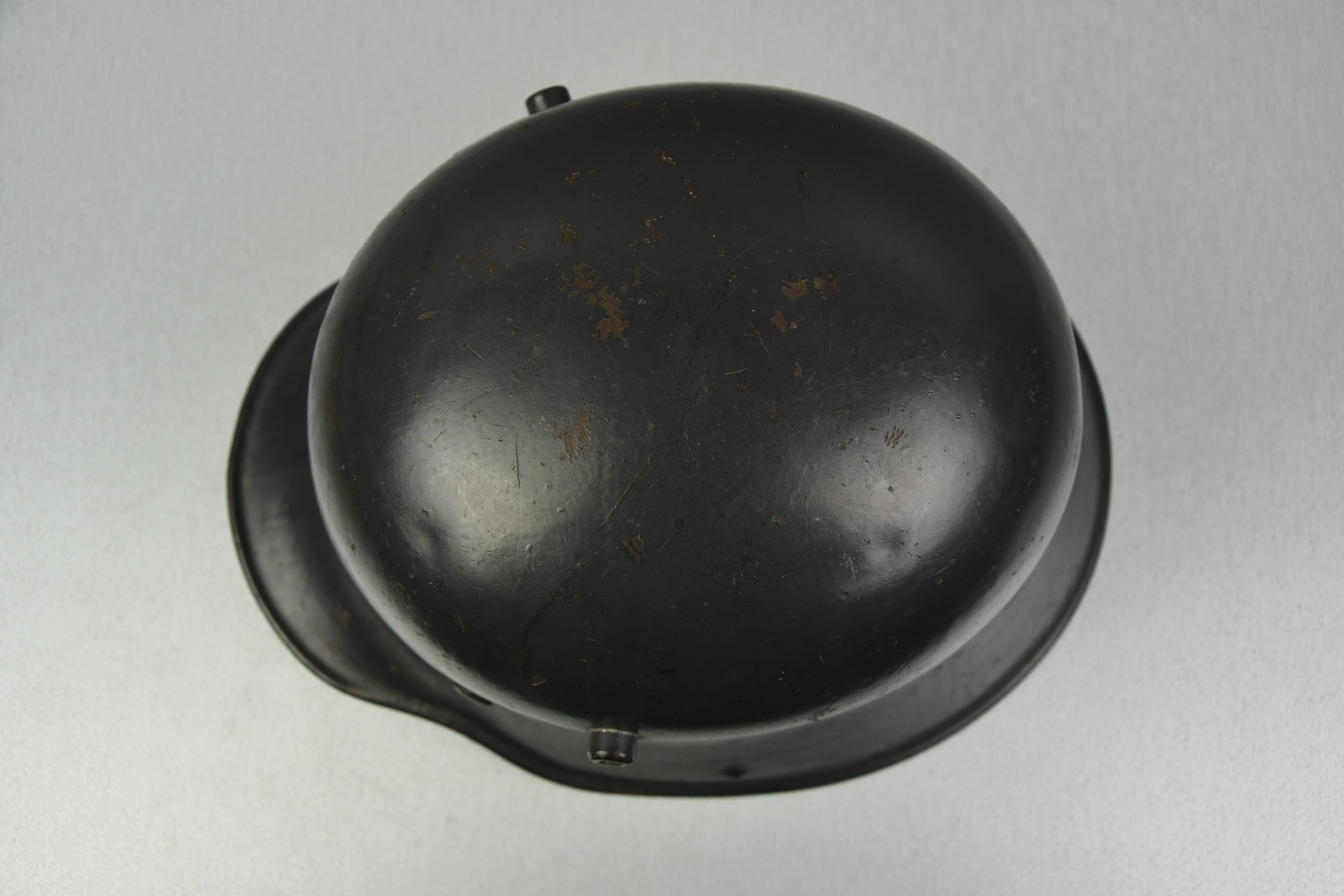 RARE M16 Luftwaffe 'transitional' double decal steel helmet — image 7