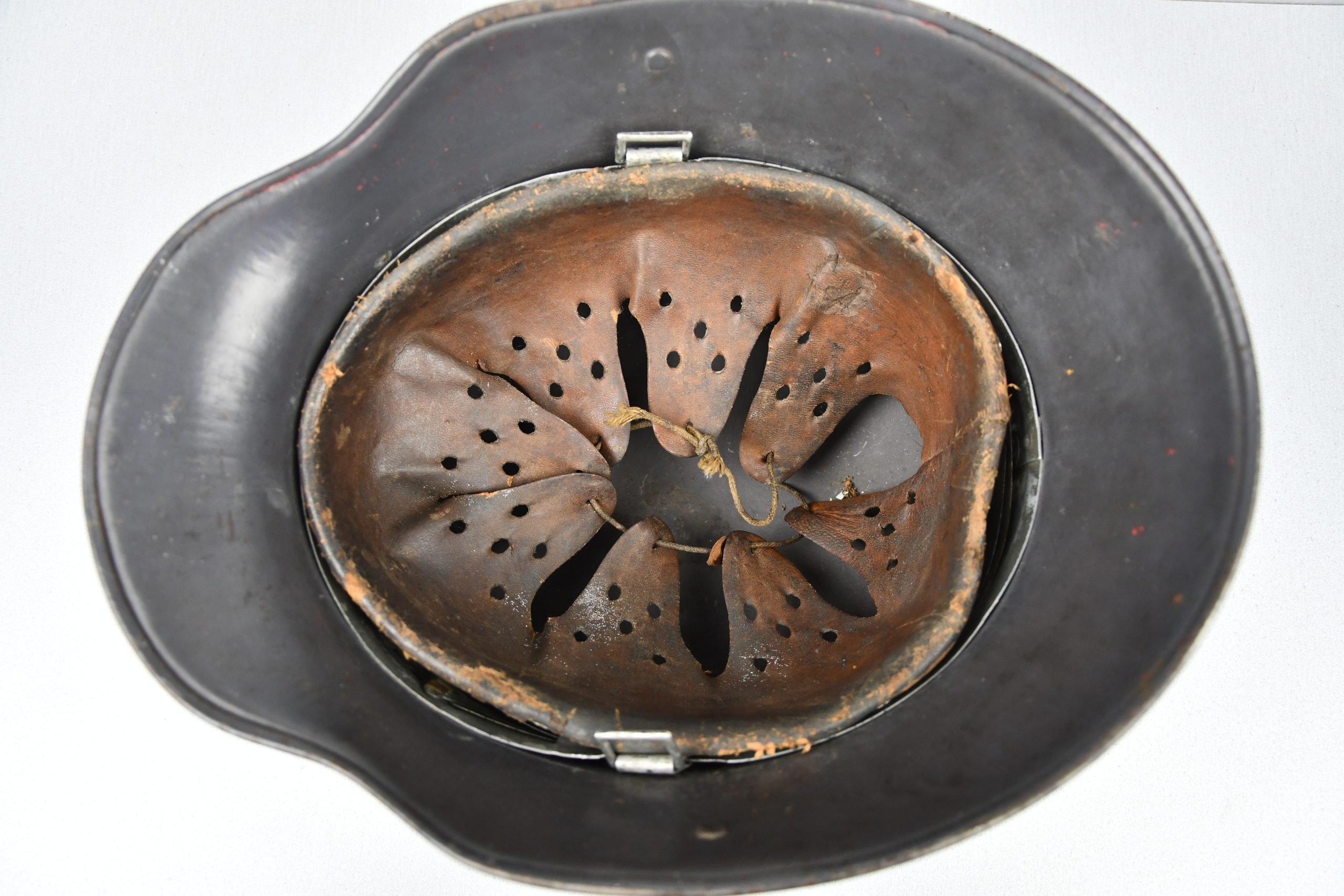 RARE M16 Luftwaffe 'transitional' double decal steel helmet — image 8