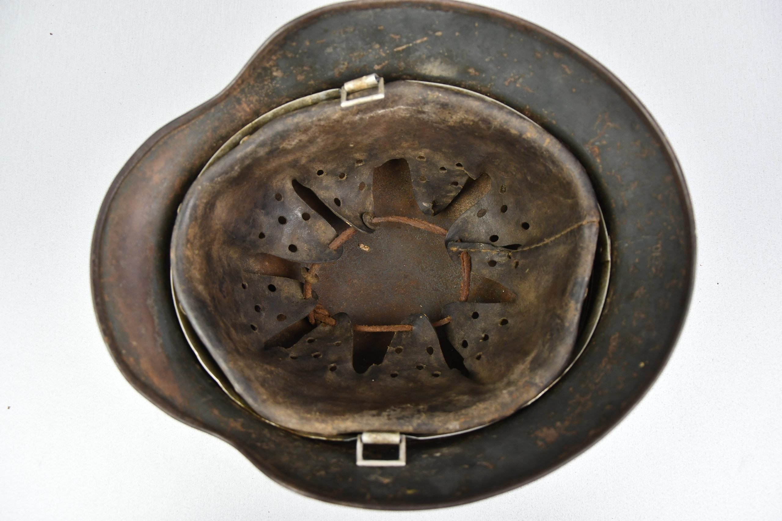 M35 Luftwaffe double decal steel helmet with droop tail eagle ET66 1935 — image 8