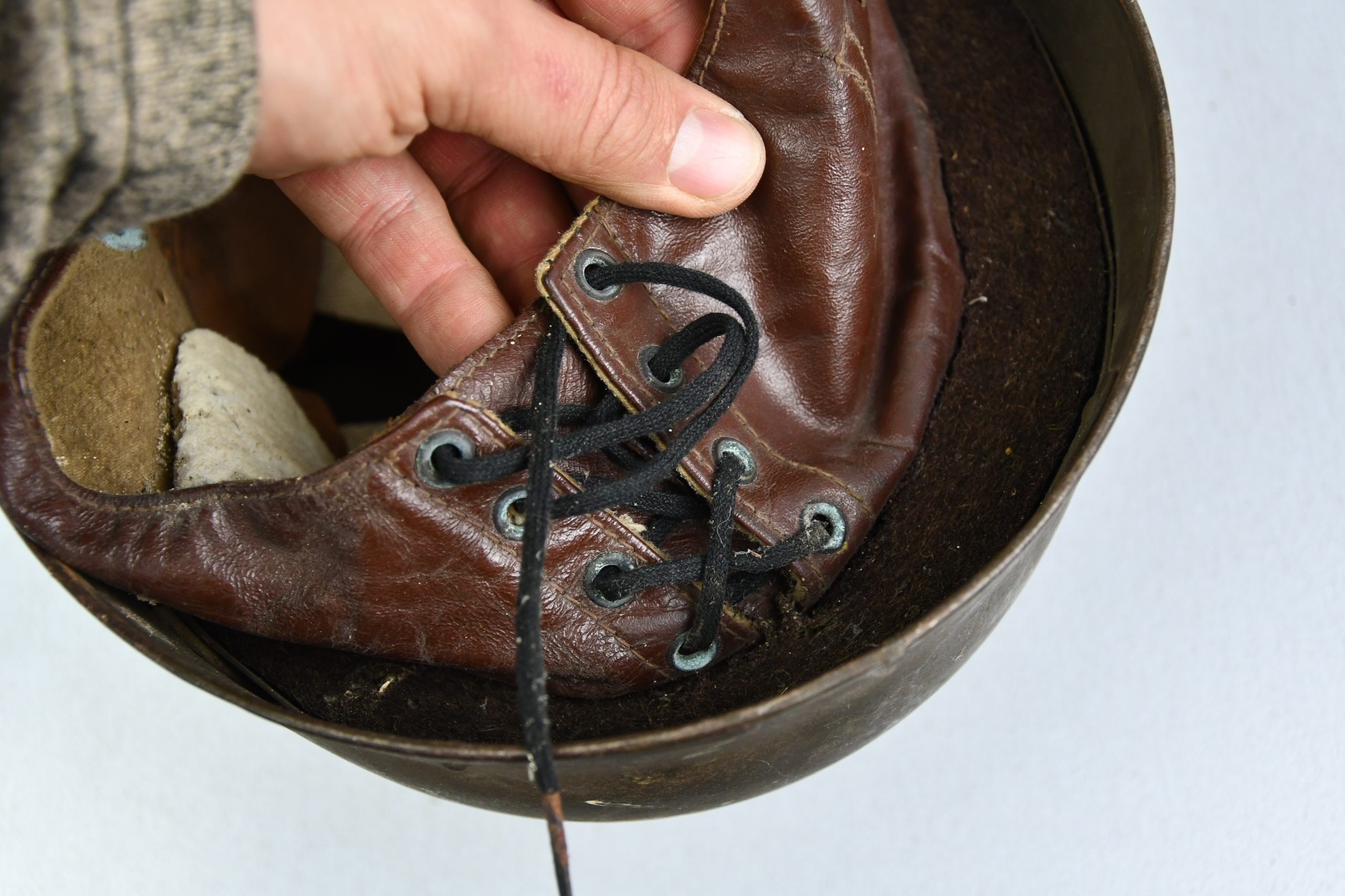 WW2 British motorcycle 'dispatch rider' helmet by BMB 1942 — image 10