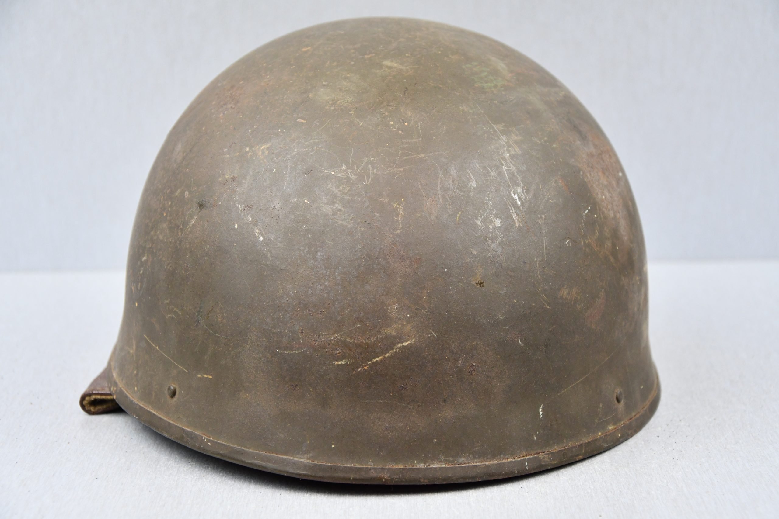 WW2 British motorcycle 'dispatch rider' helmet by BMB 1942 — image 3