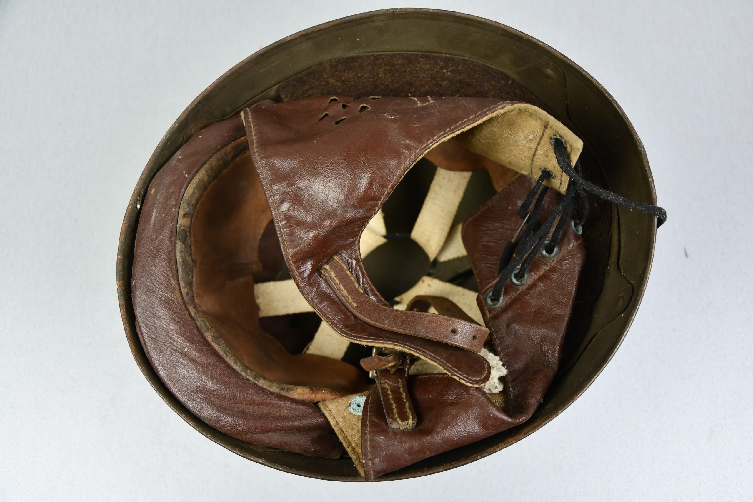 WW2 British motorcycle 'dispatch rider' helmet by BMB 1942 — image 7