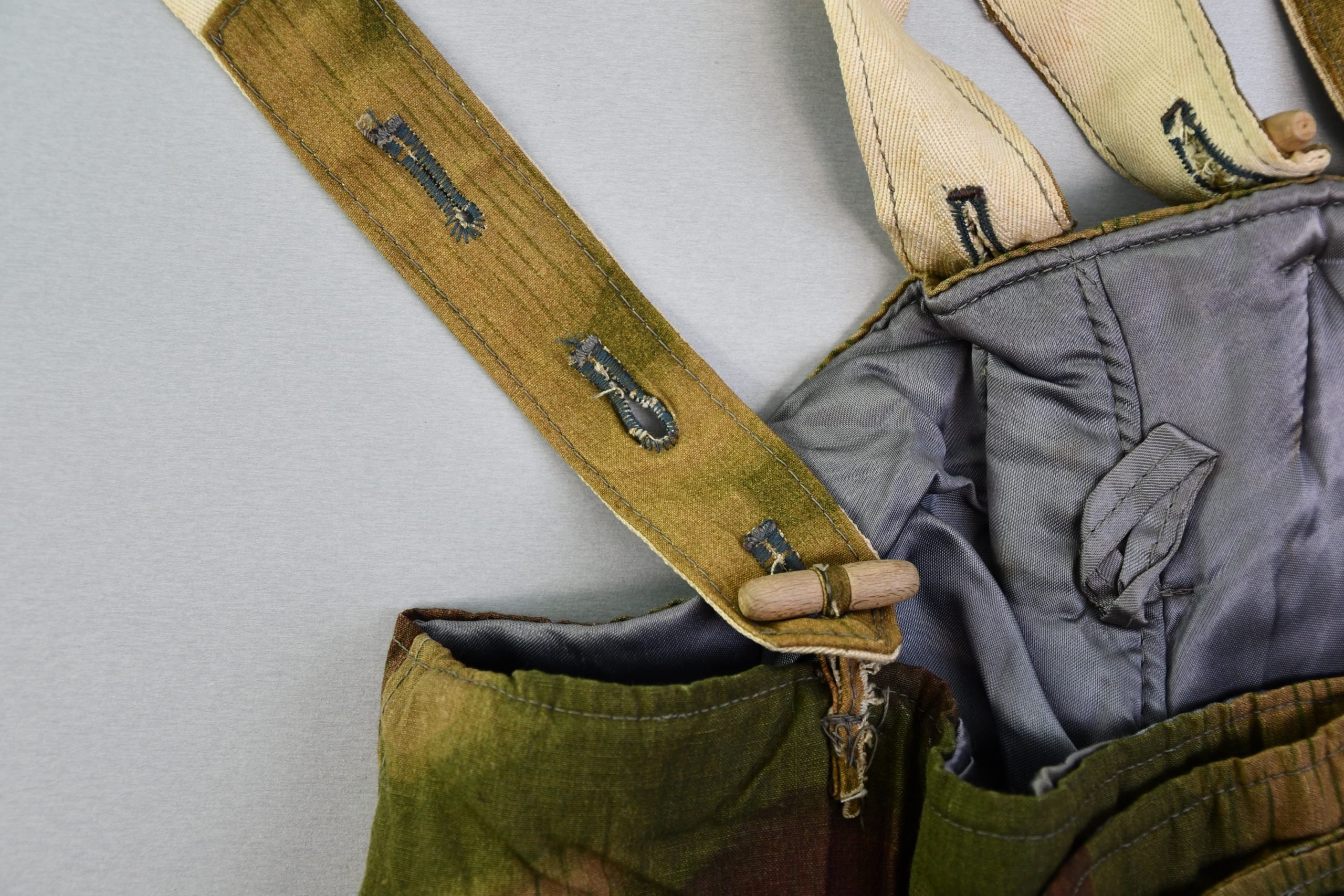 Wehrmacht winter trousers in Sumpftarnmuster with RBNr — image 8