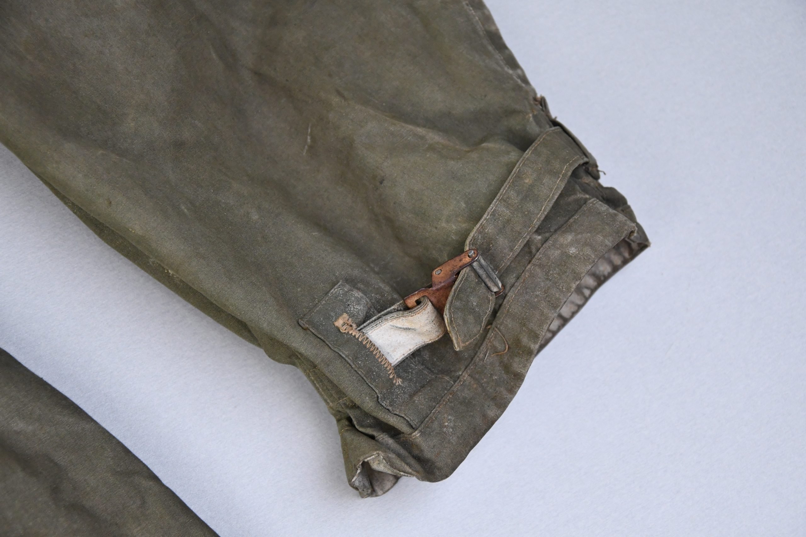 Army/Waffen-SS mountain trooper 'Gebirgsjäger' reversible green three pocket anorak 1942 — image 12