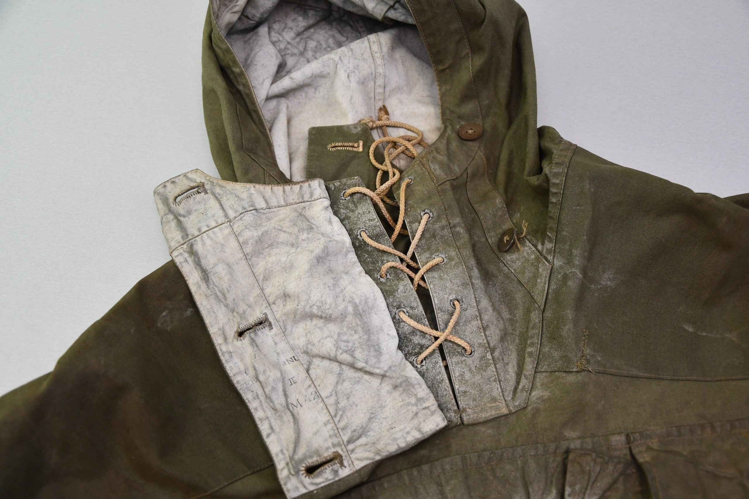 Army/Waffen-SS mountain trooper 'Gebirgsjäger' reversible green three pocket anorak 1942 — image 15
