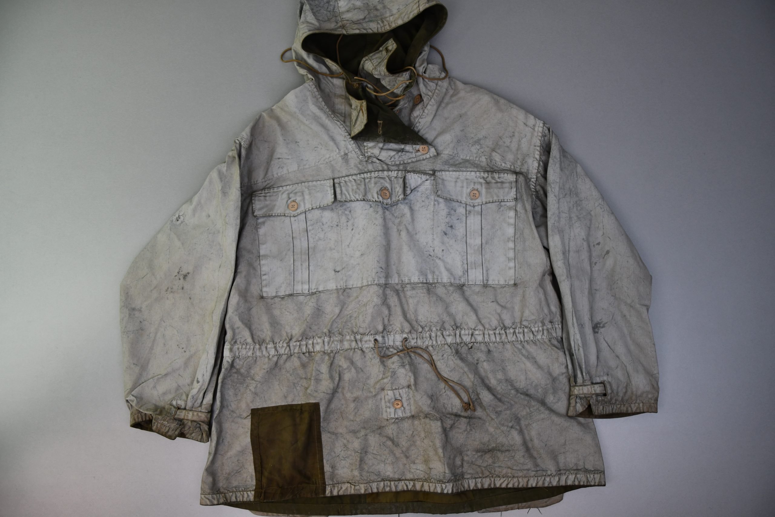 Army/Waffen-SS mountain trooper 'Gebirgsjäger' reversible green three pocket anorak 1942 — image 2