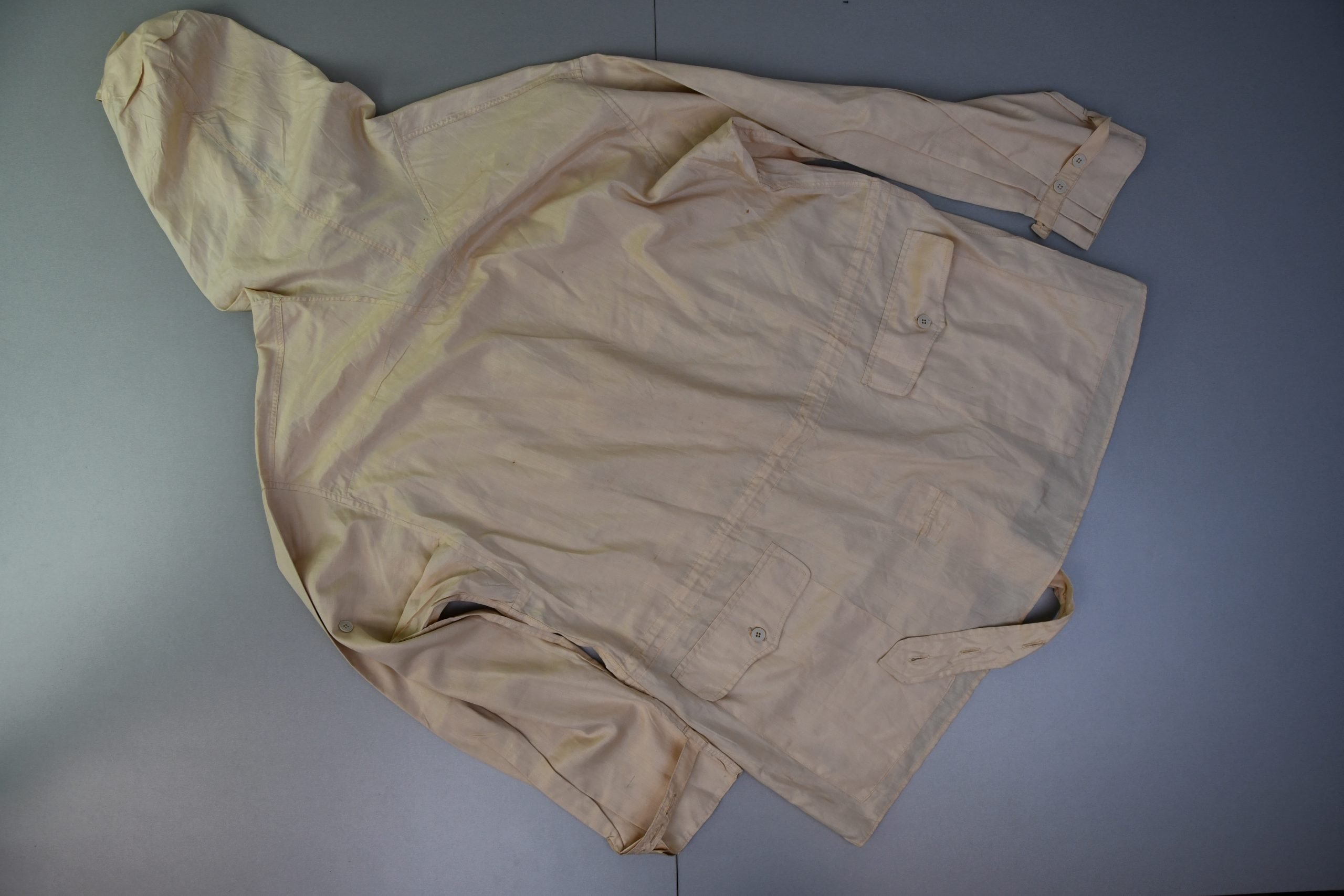Army/Waffen-SS mountain trooper 'Gebirgsjäger' white three pocket anorak in silk parachute cloth — image 5