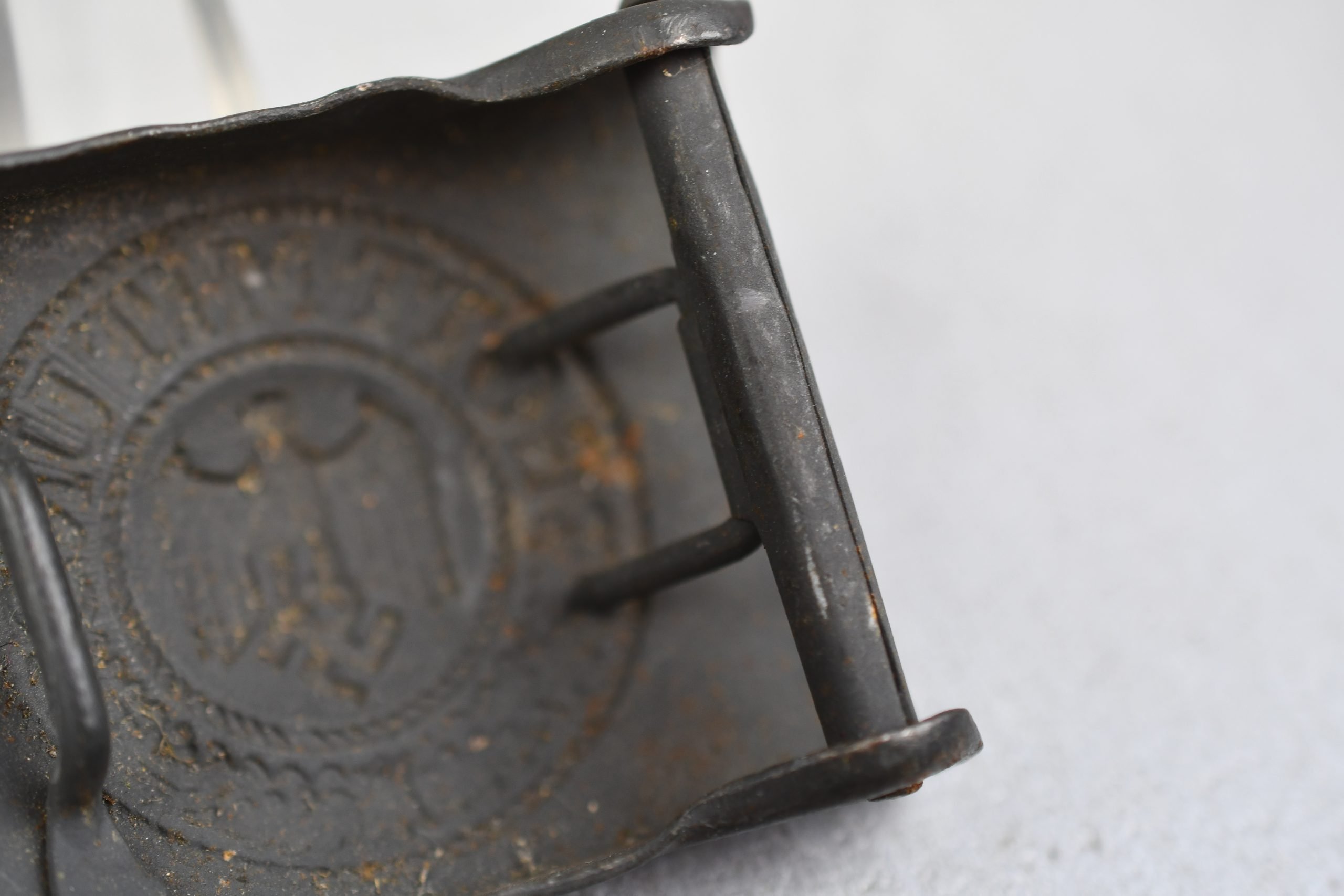 MINT Late war grey army/navy belt buckle — image 3