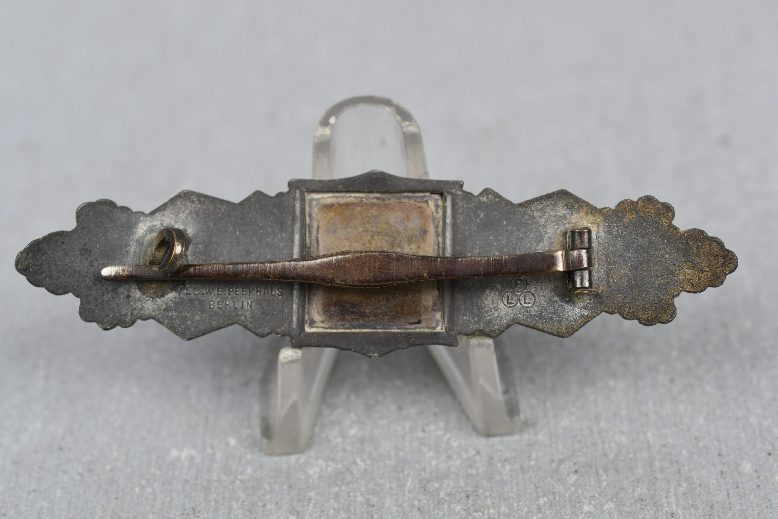 Bronze Close Combat Clasp 'Nahkampfspange' by Friedrich Linden — image 2