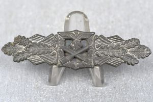 Bronze Close Combat Clasp 'Nahkampfspange' by Friedrich Linden