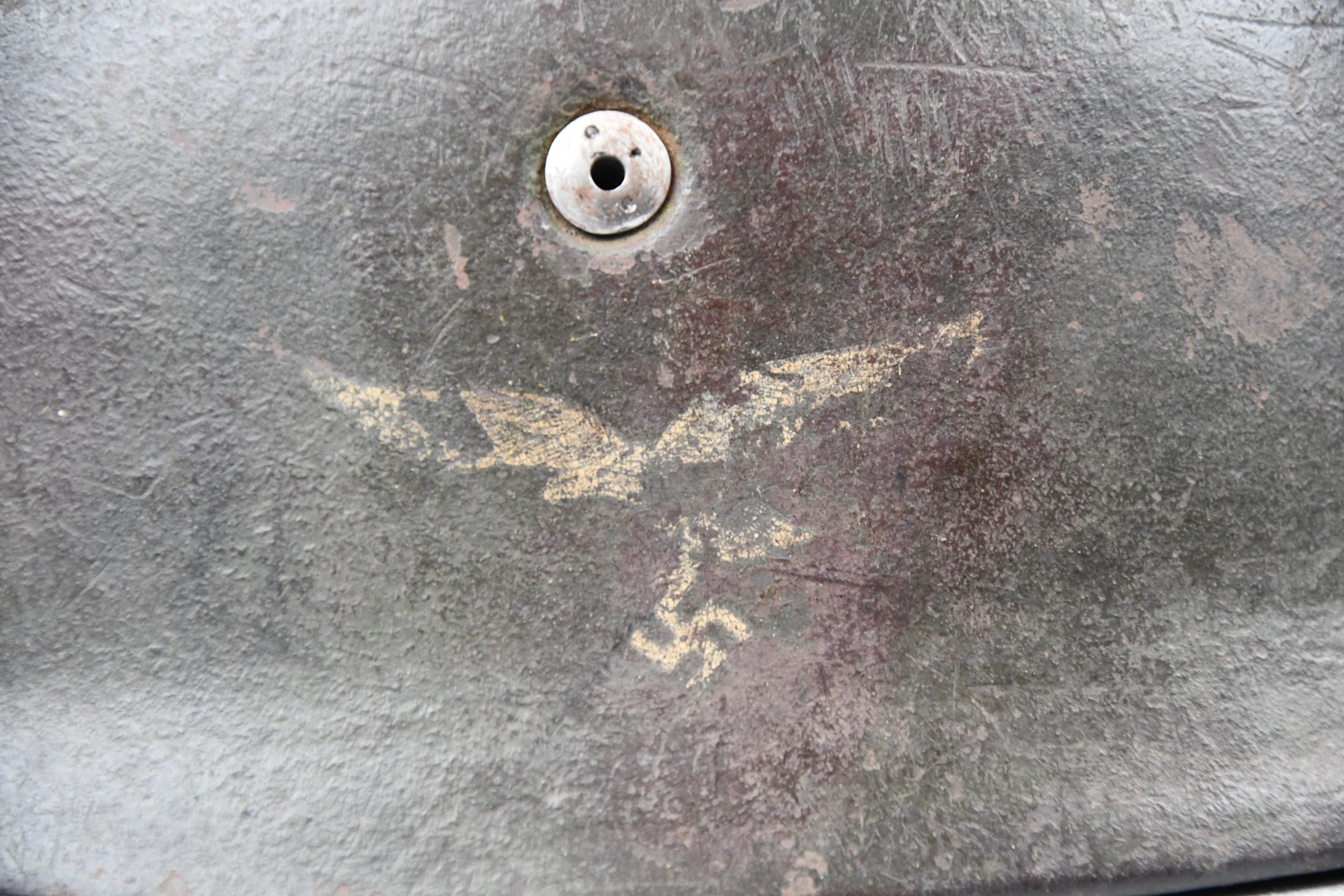 M38 Luftwaffe single decal 'Fallschirmjäger' two-tone camouflage paratrooper helmet ET68 — image 2