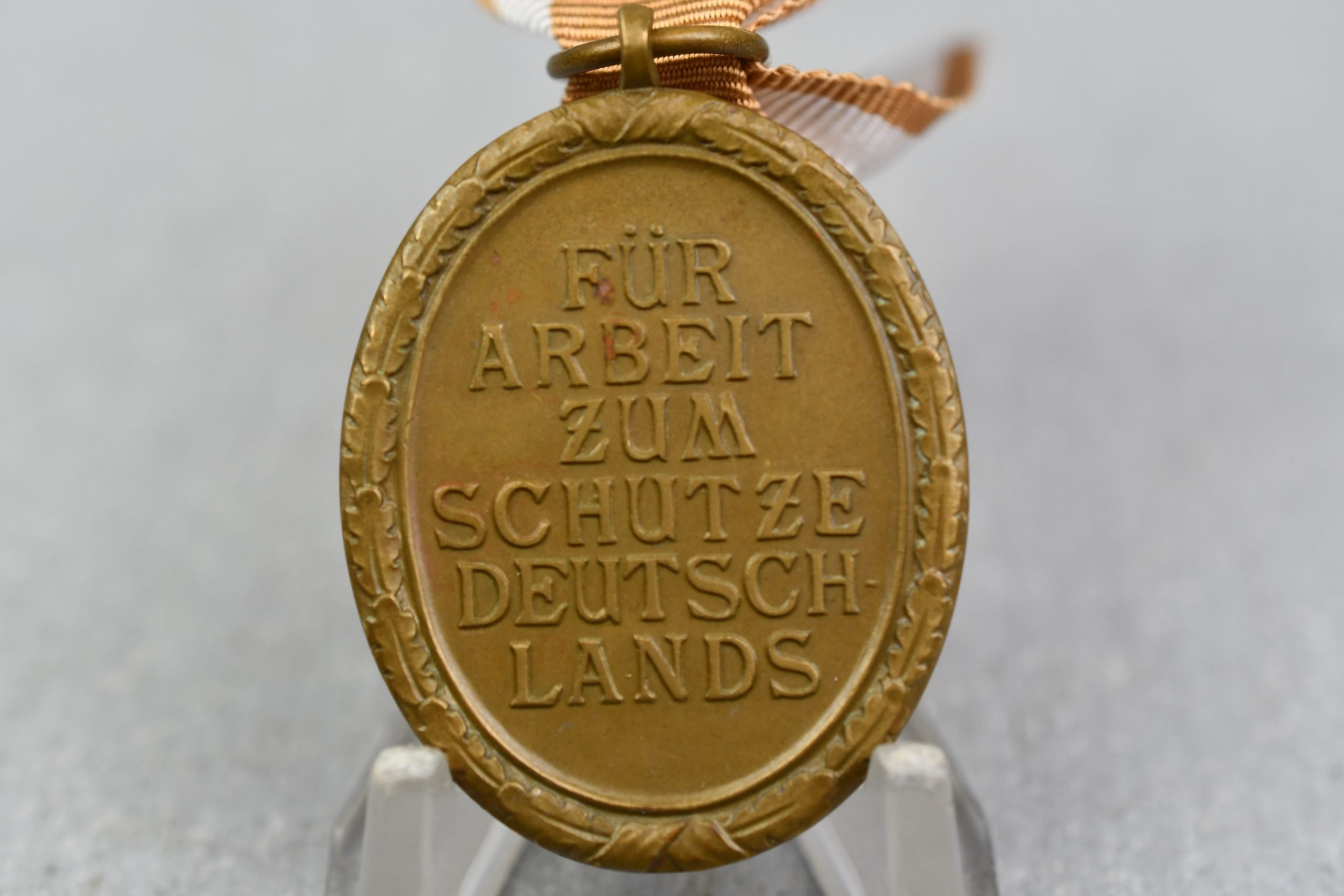 Westwall medal (Deutsches Schutzwall-Ehrenzeichen) in Buntmetall — image 2