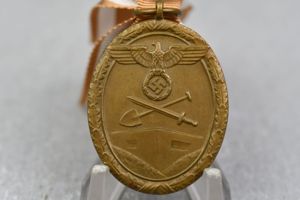 Westwall medal (Deutsches Schutzwall-Ehrenzeichen) in Buntmetall
