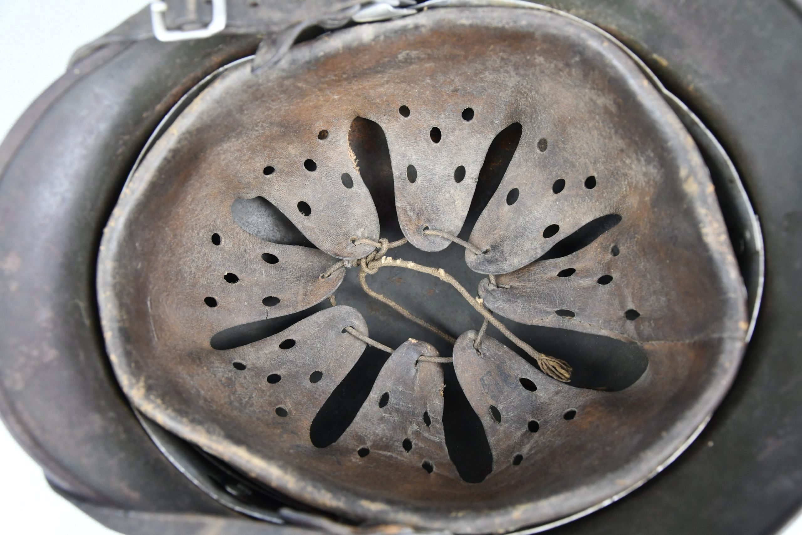 M35 army (Heer) ex-double decal 'overpaint' camouflage steel helmet Q66 — image 9