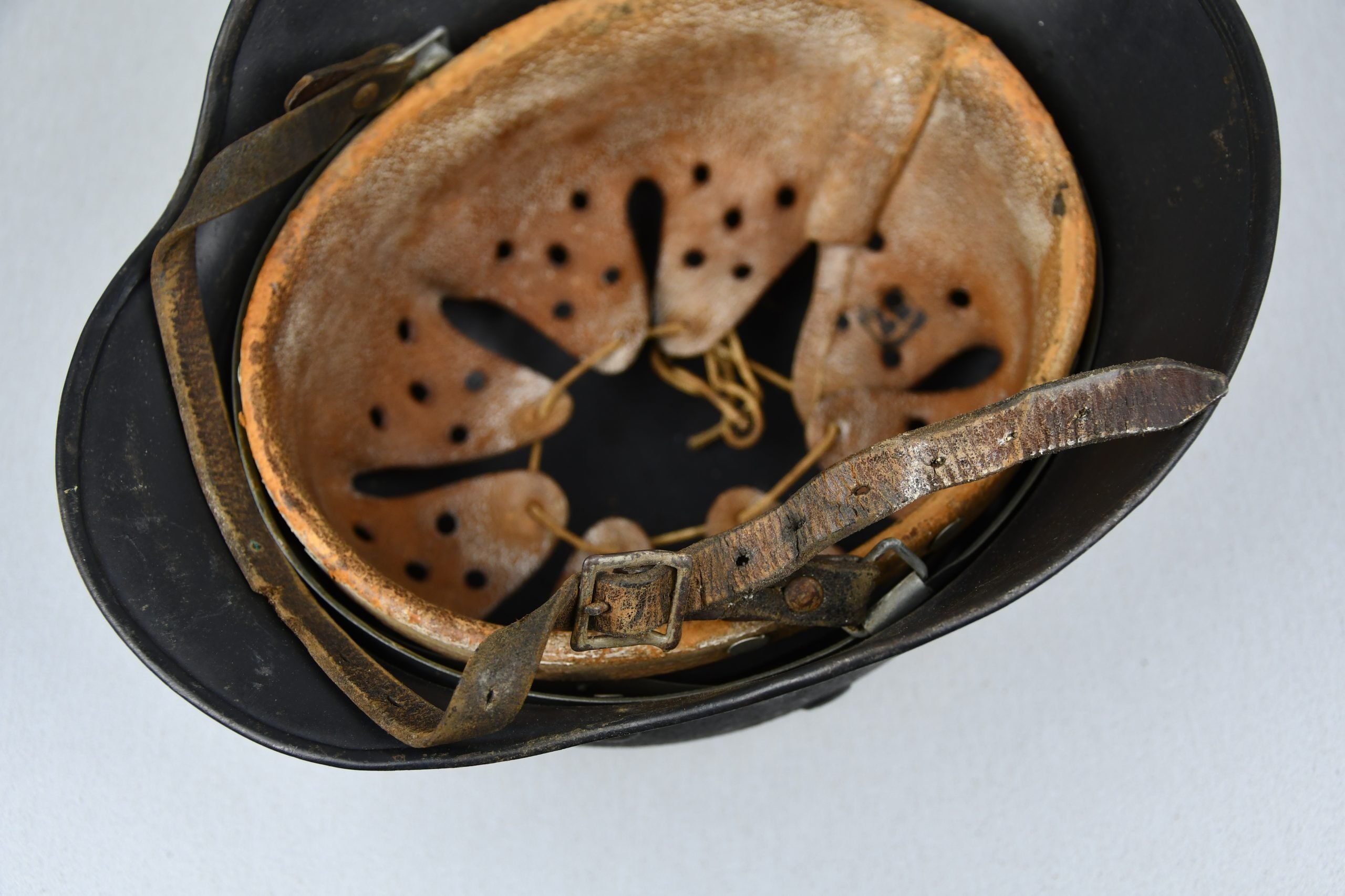 M40 Luftwaffe single decal steel helmet SE64 — image 15